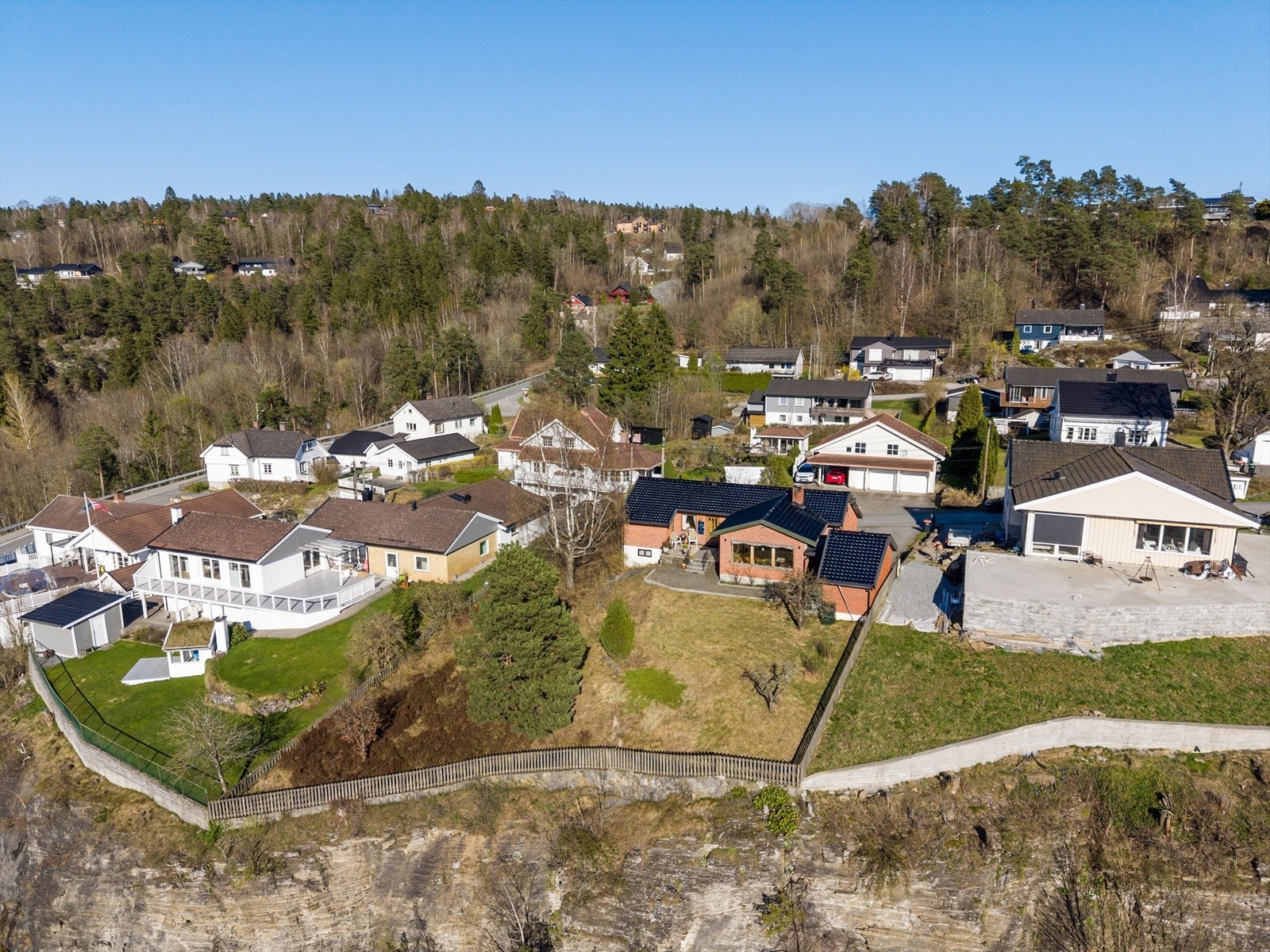 Det er også kort vei til idylliske Eidangerfjorden, med flere småbåthavner og fine bademuligheter. Galleribilde