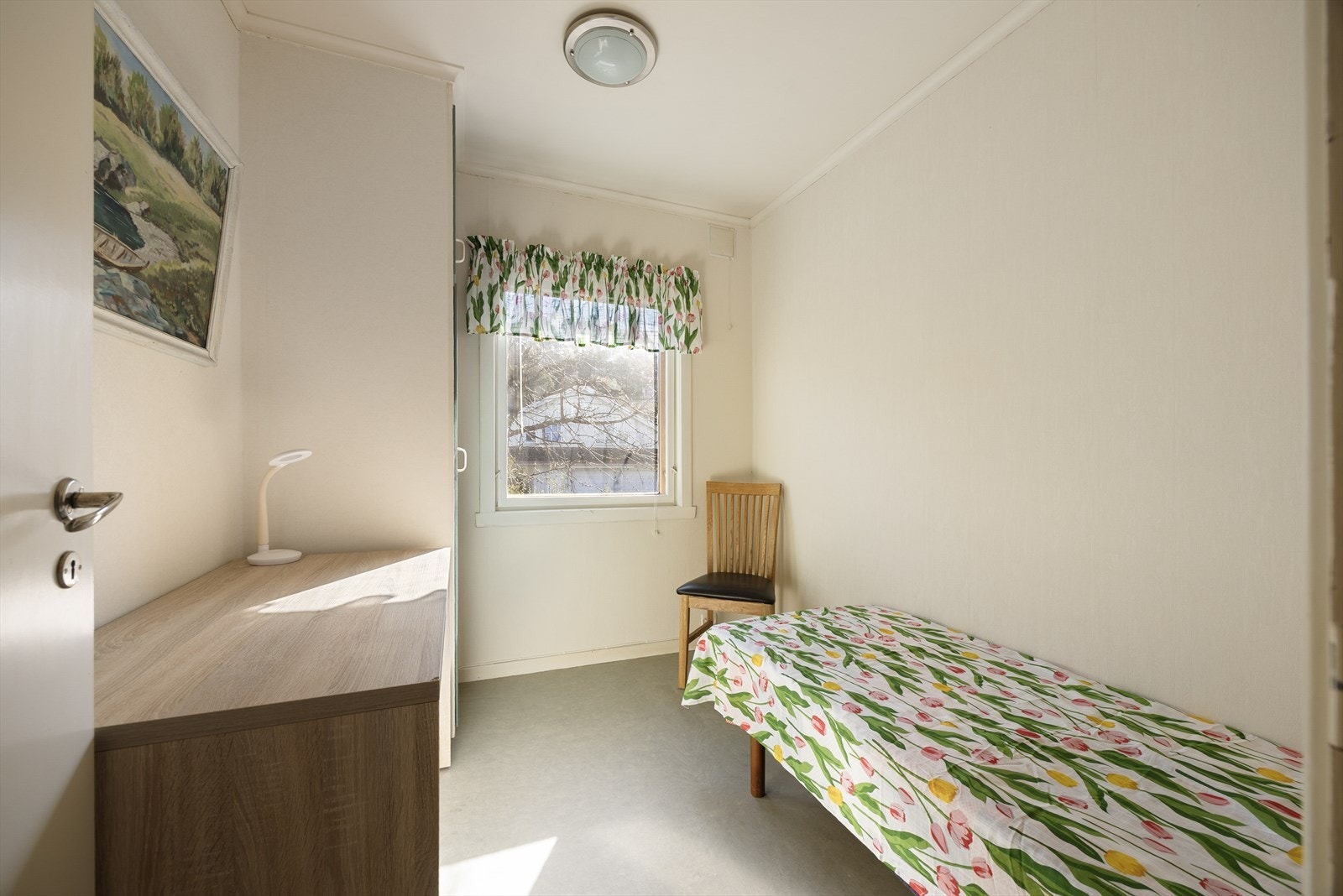 De to øvrige soverommene er noe mindre og egner seg godt som barnerom, gjesterom eller kontor. Galleribilde
