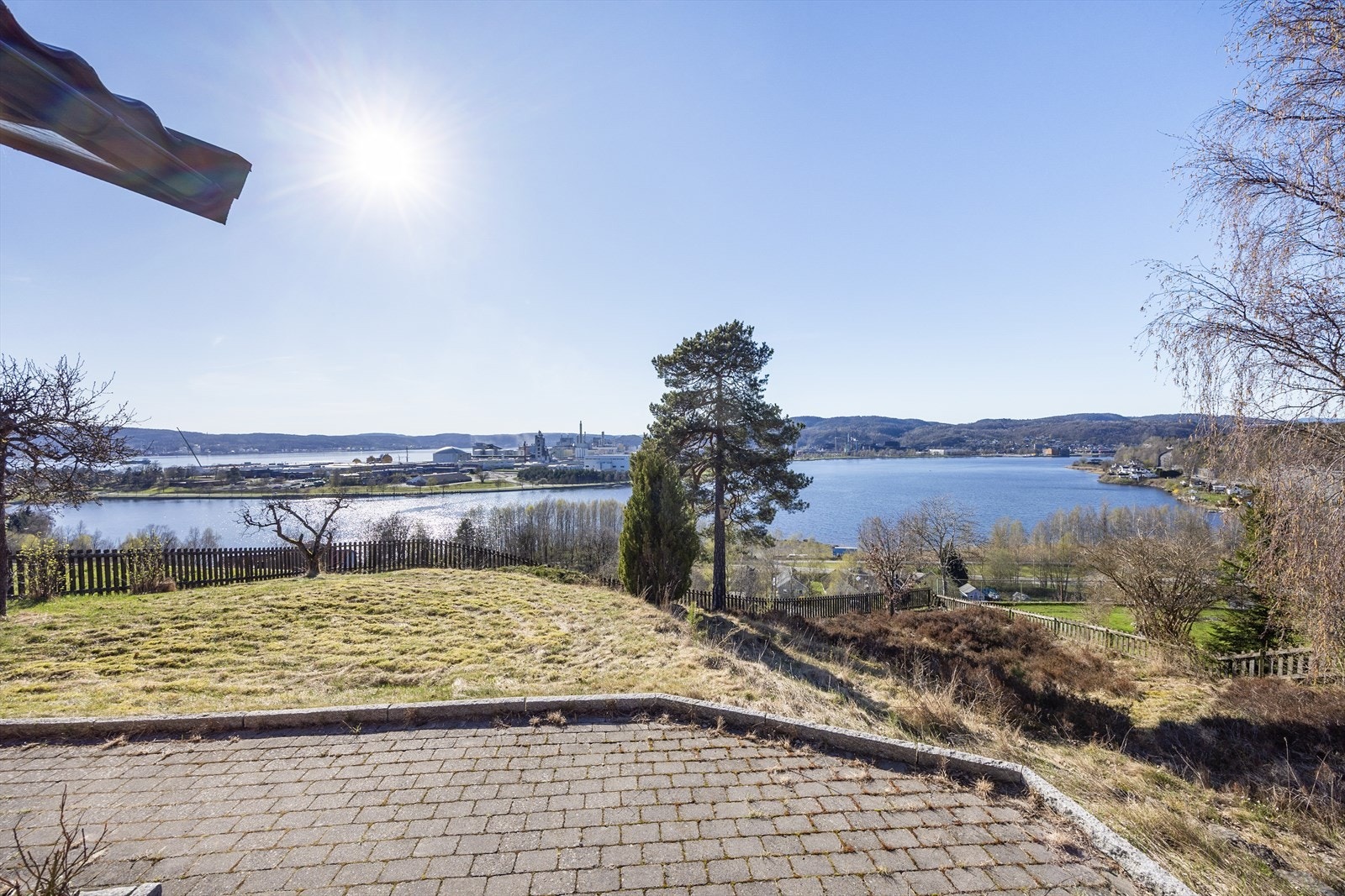 Hagen gir rom for lek og utendørsaktiviteter. Galleribilde