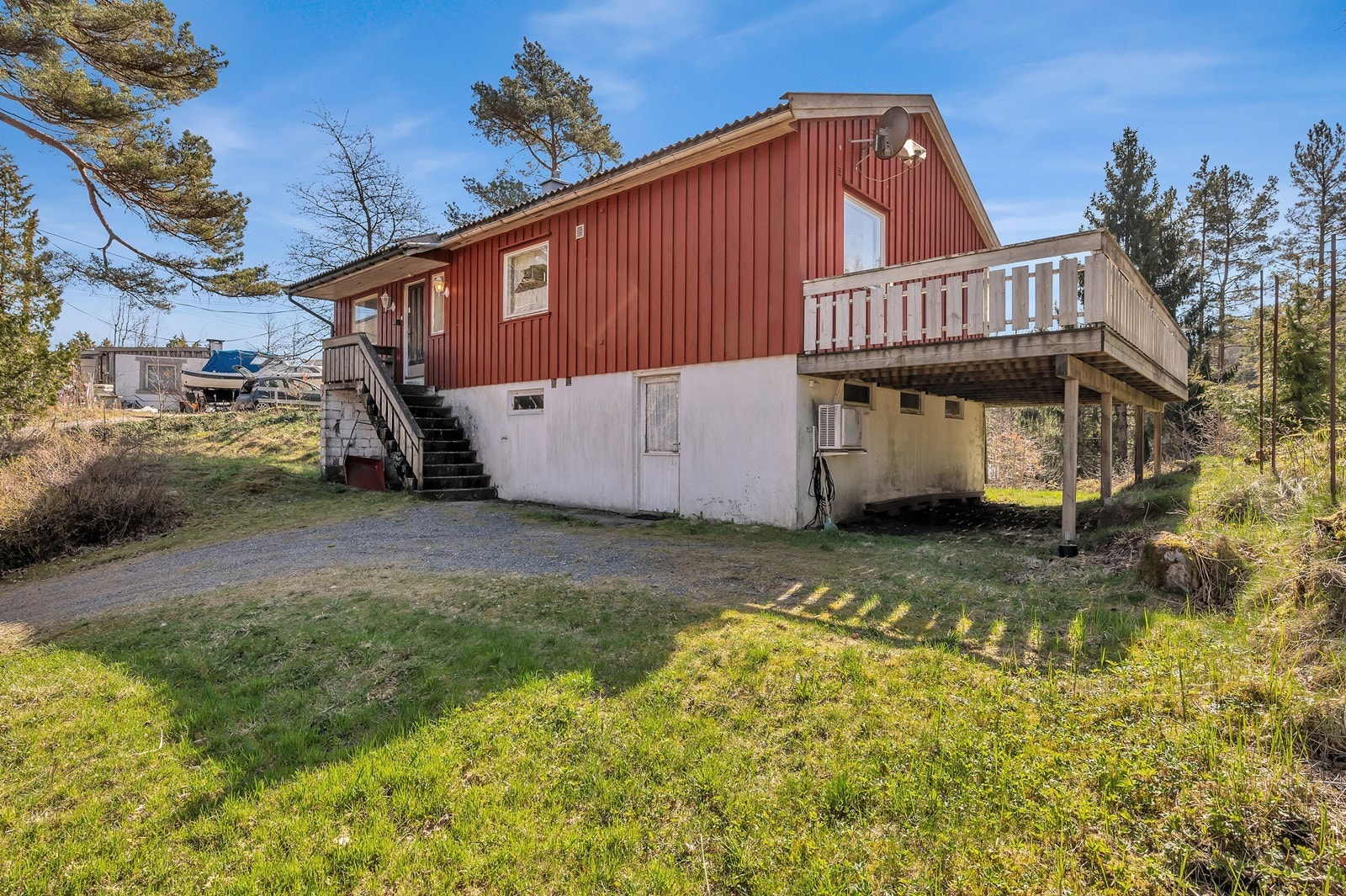 Fasade - Eiendommen har behov for renovering Galleribilde