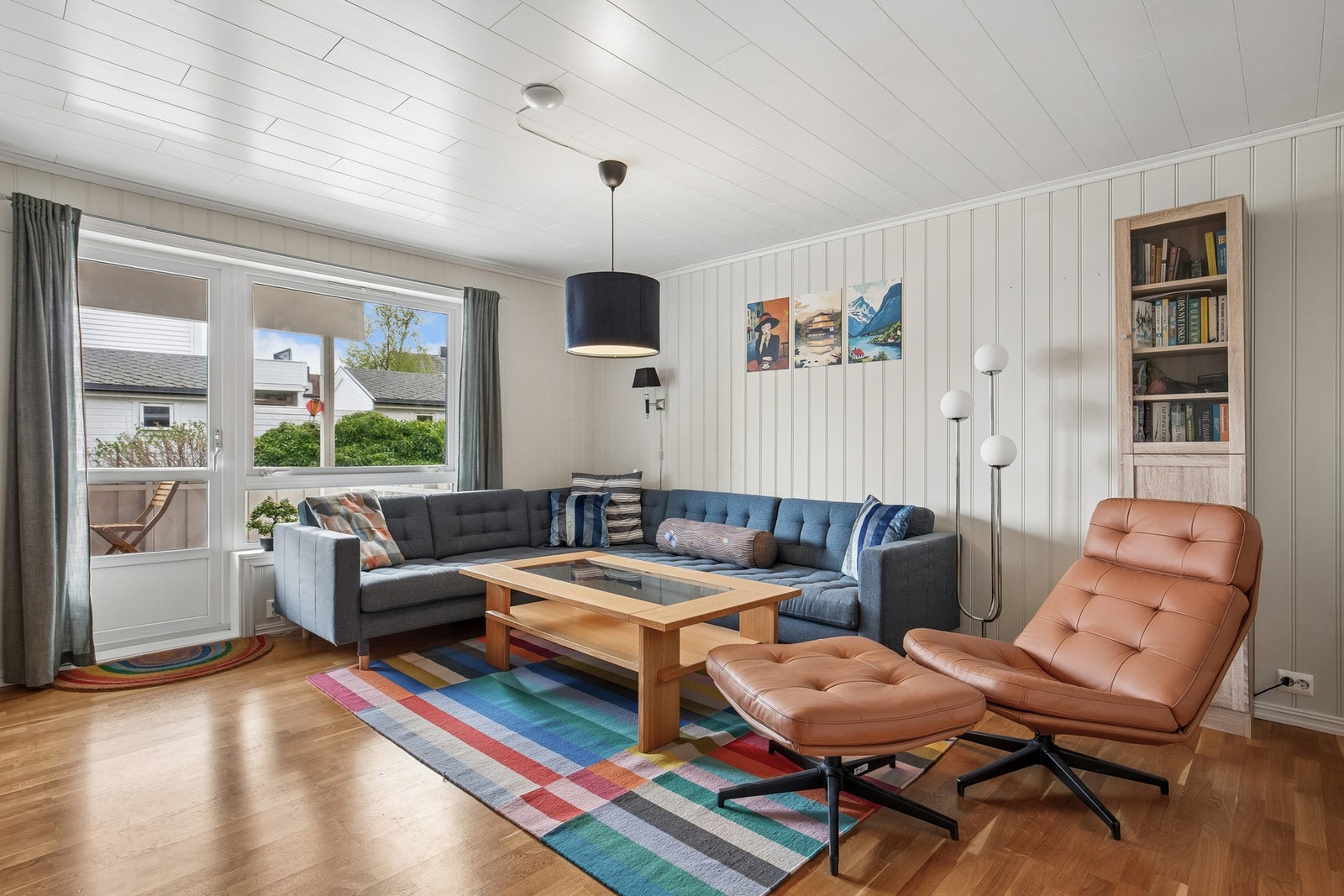 Stue har utgang til terrasse Galleribilde