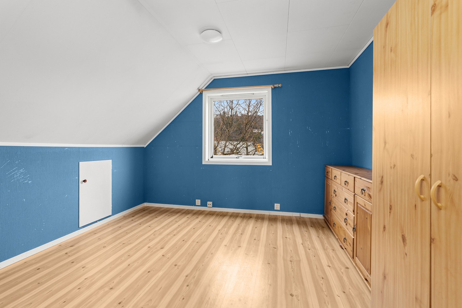 I tillegg er det 3 soverom i loftsetasjen. Galleribilde