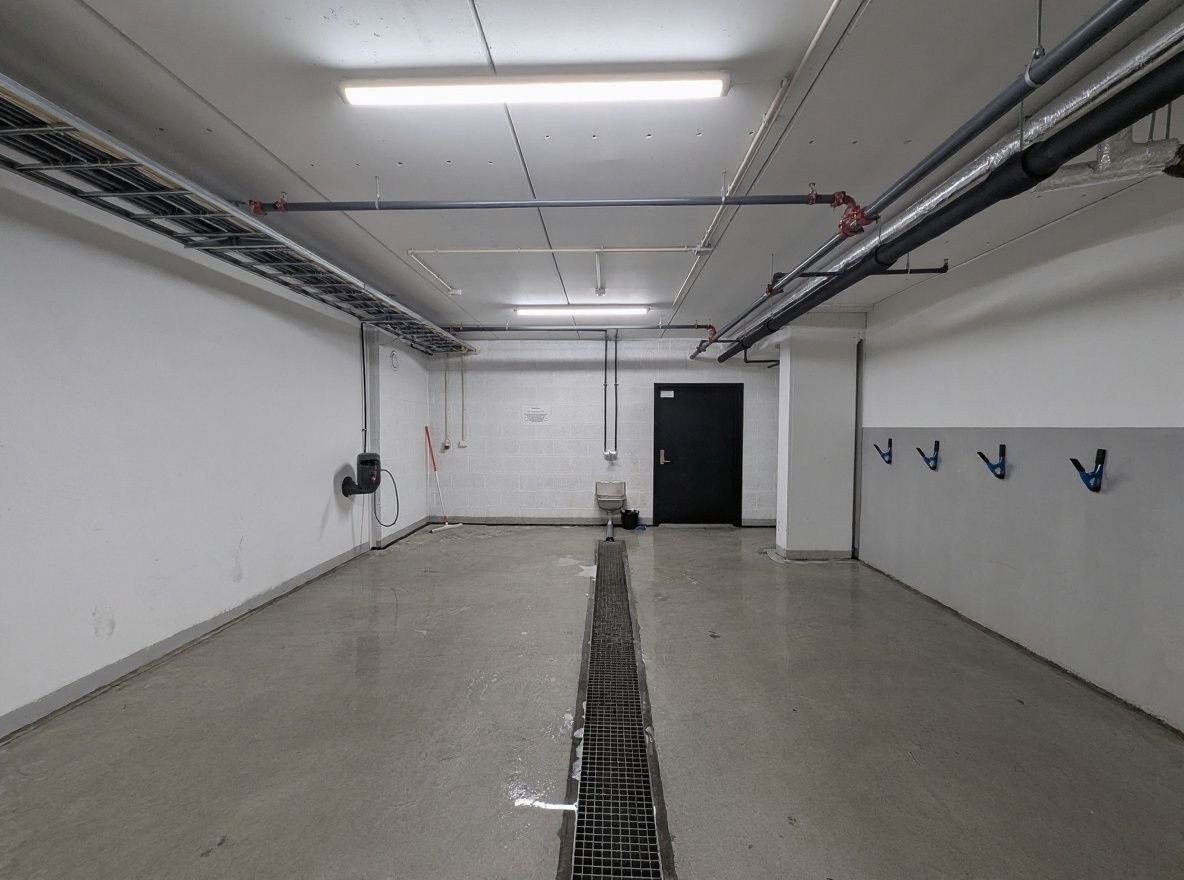 Fellles vaskeplass Galleribilde