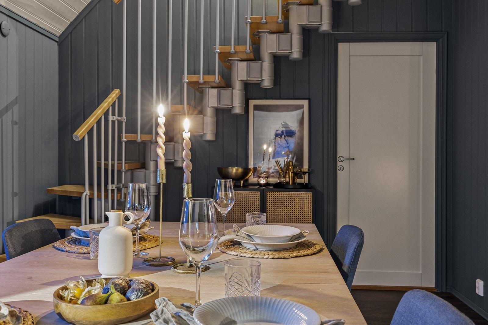 Leiligheten er pusset opp de senere år og fremstår som delikat og moderne. Galleribilde