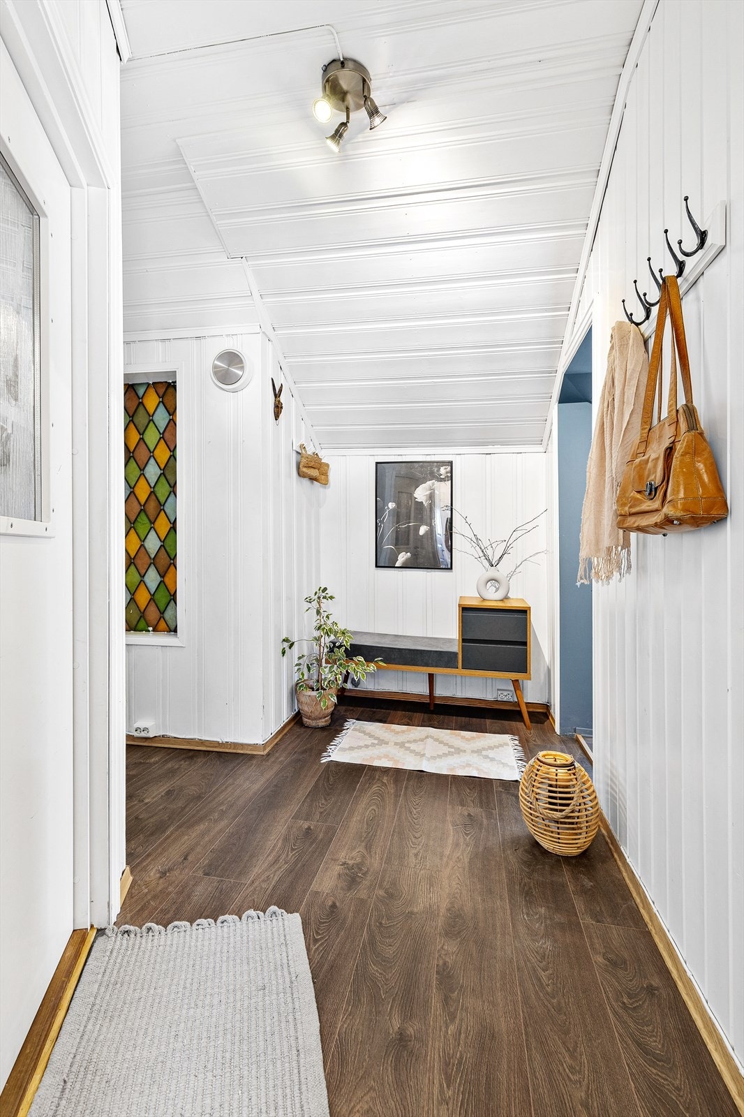 Romslig inngangsparti. Galleribilde