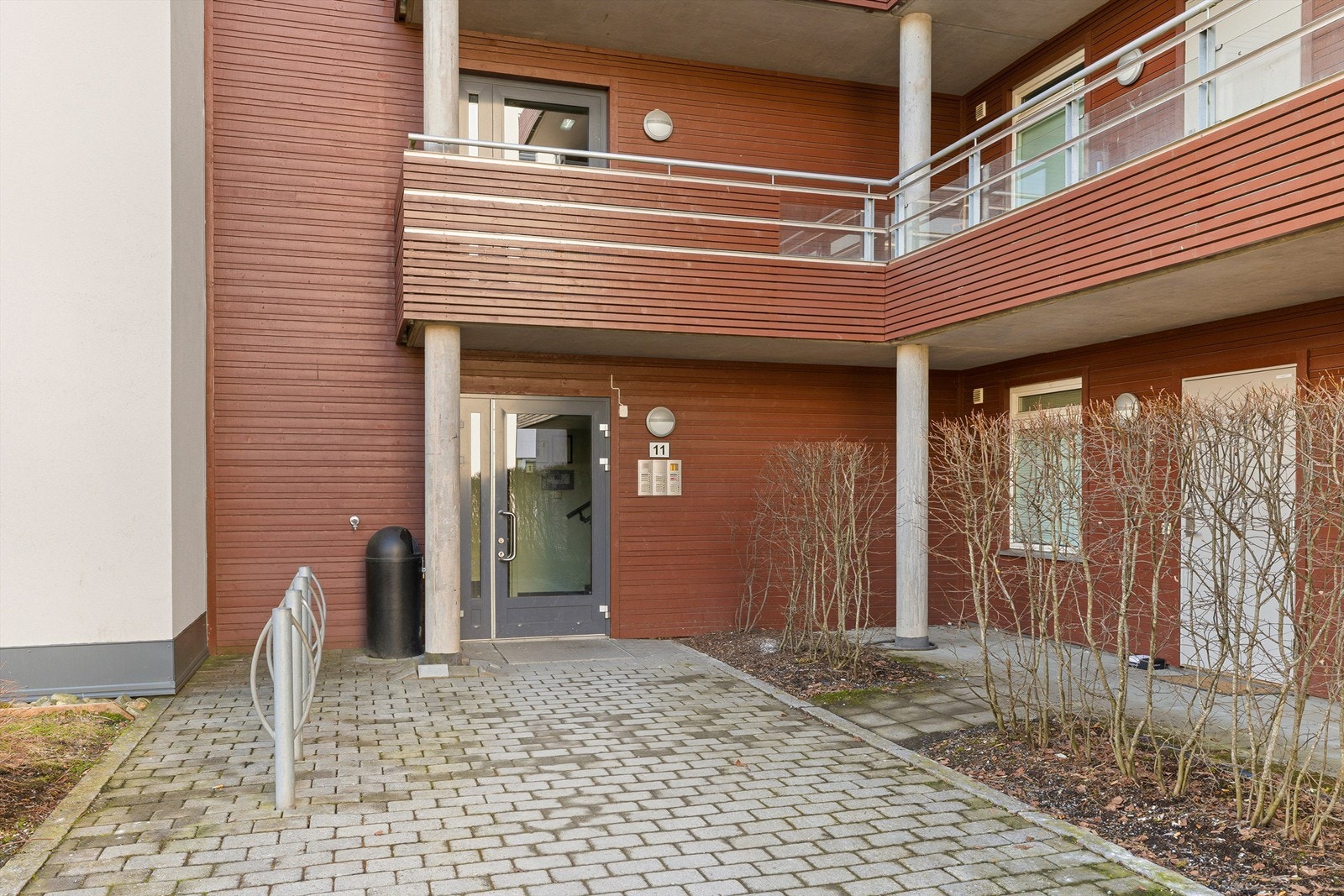 Leiligheten ligger i 1. etasje og har heis som gir enkel adkomst direkte fra garasje. Galleribilde