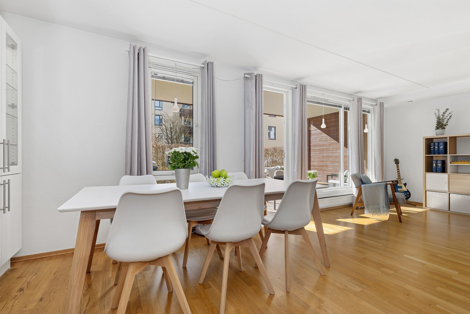 Plass til å sette inn spisebord og etablere en egen spisesone. Galleribilde