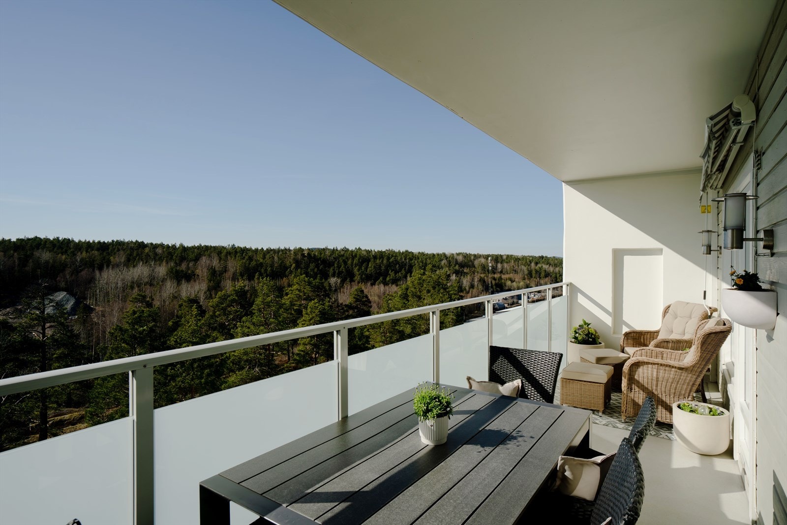 Det er god plass til ønsket møblering på balkongen. Galleribilde