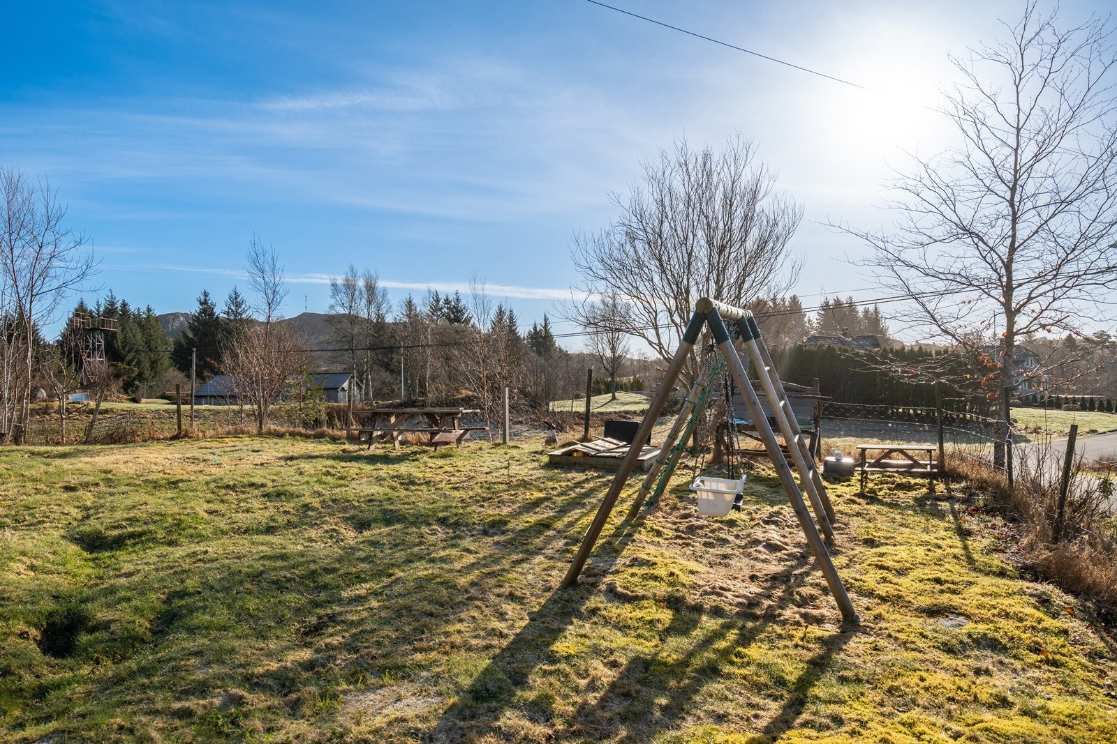 Stor hage med mange muligheter for lek og ballspill for hele familien. Galleribilde