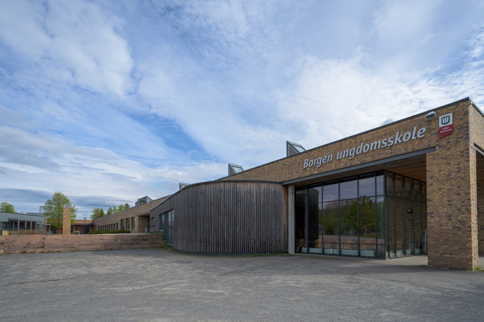 Gangavstand til Rønningen barneskole og Borgen ungdomsskole som boligen sokner til. Galleribilde