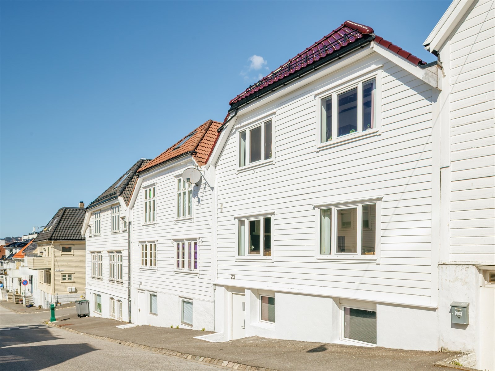 Boligen fikk ny taktekking i 2021 utført av Thormodsen & Stølen Byggservice. Galleribilde
