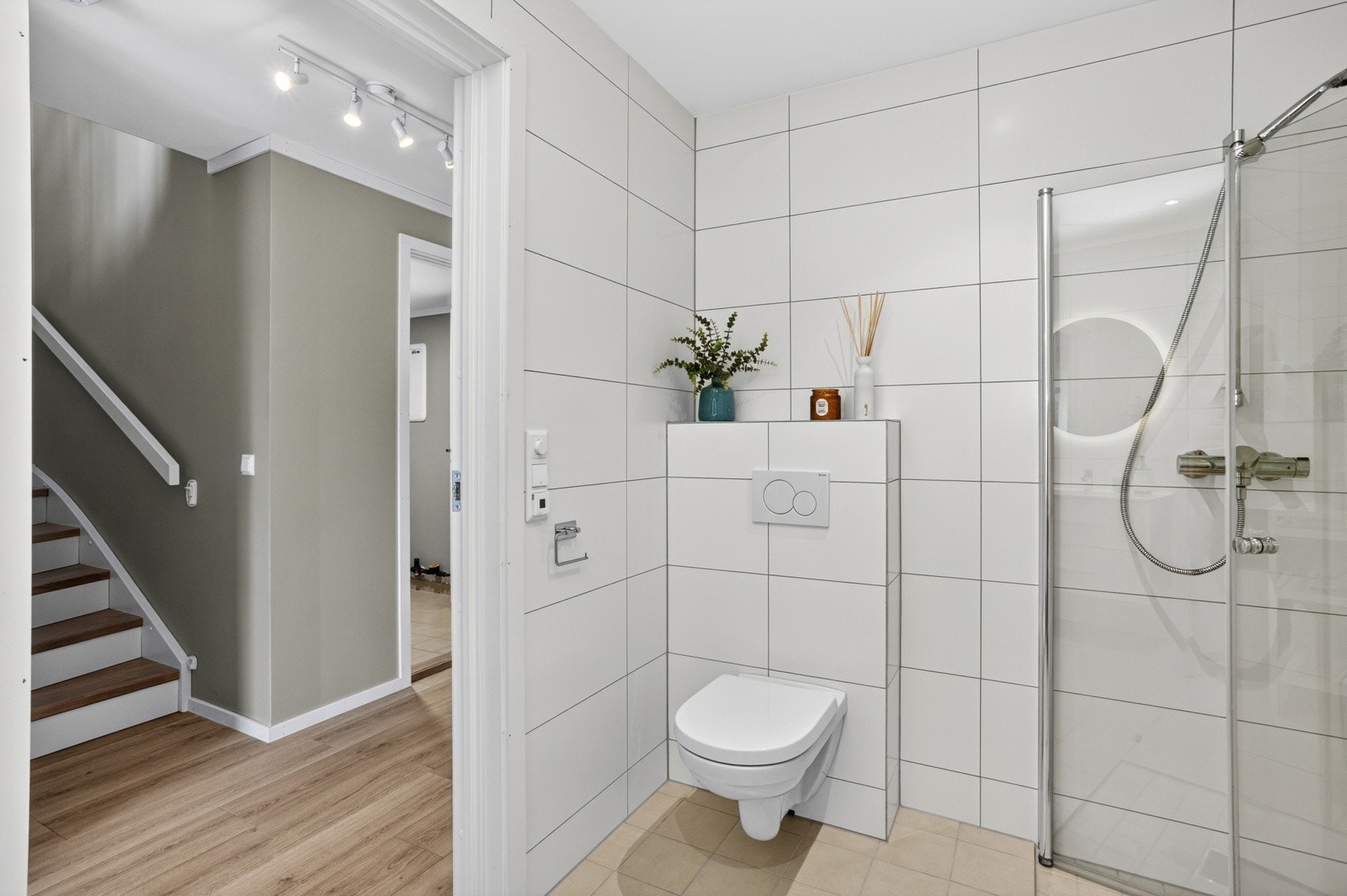 Rommet er også tilrettelagt med opplegg for vaskemaskin. Galleribilde