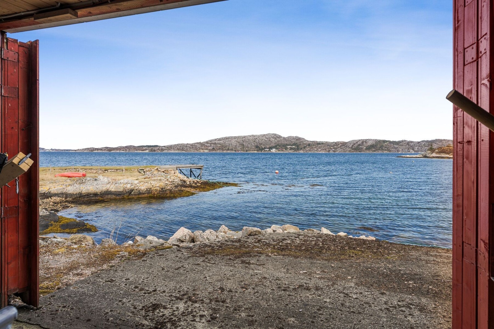 Naust følger med i handelen Galleribilde