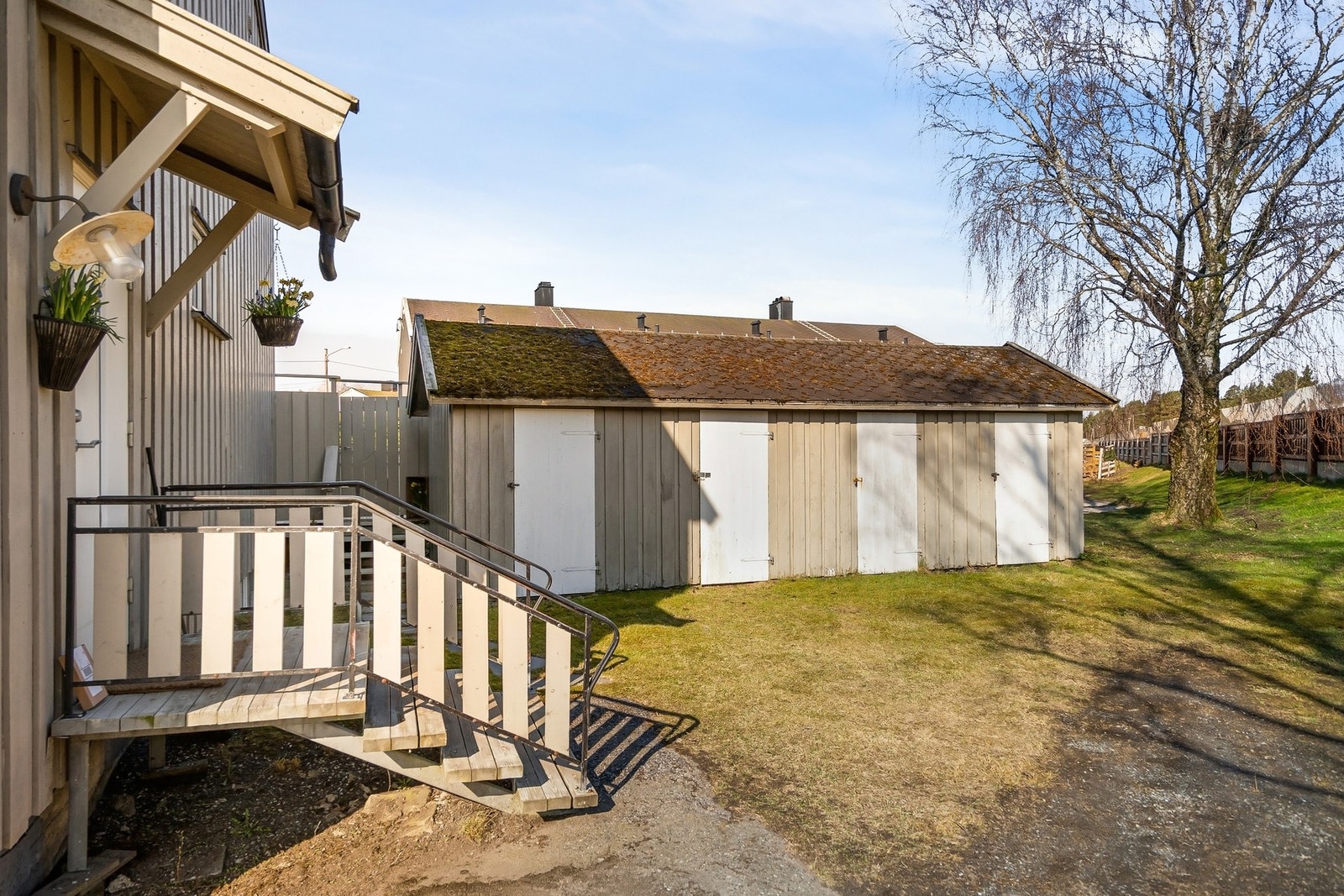 Utvendig bod med god lagringsplass Galleribilde