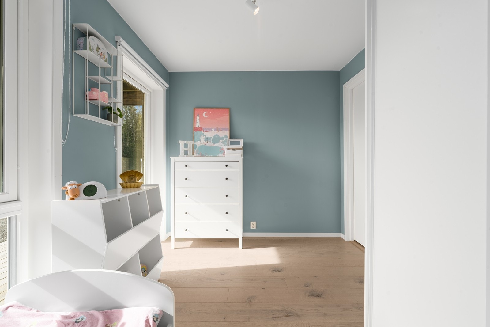Lyst og trivelig rom som er enkelt å innrede etter behov. Galleribilde
