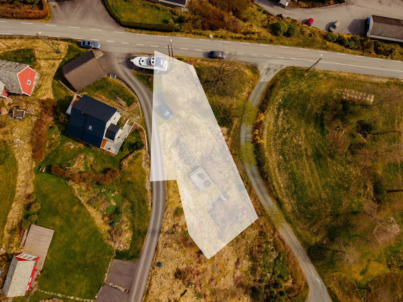 Tomten måler i underkant av 800m2 Galleribilde
