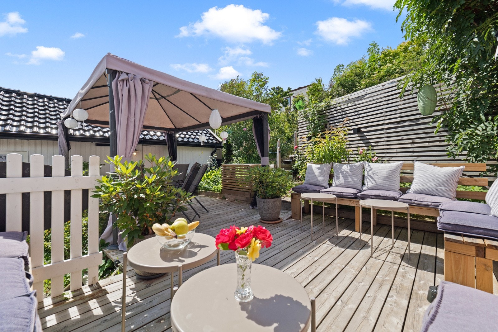 Koselig sitteplass utenfor annekset Galleribilde