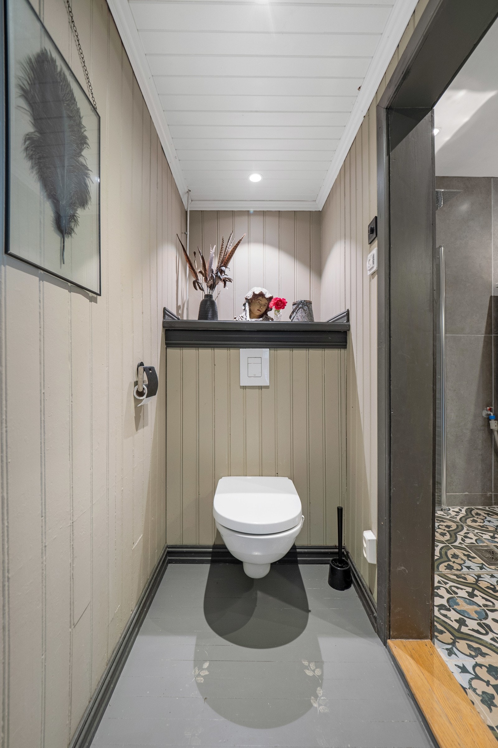 Kombinert bad og toalettrom beliggende i 1.etasje Galleribilde