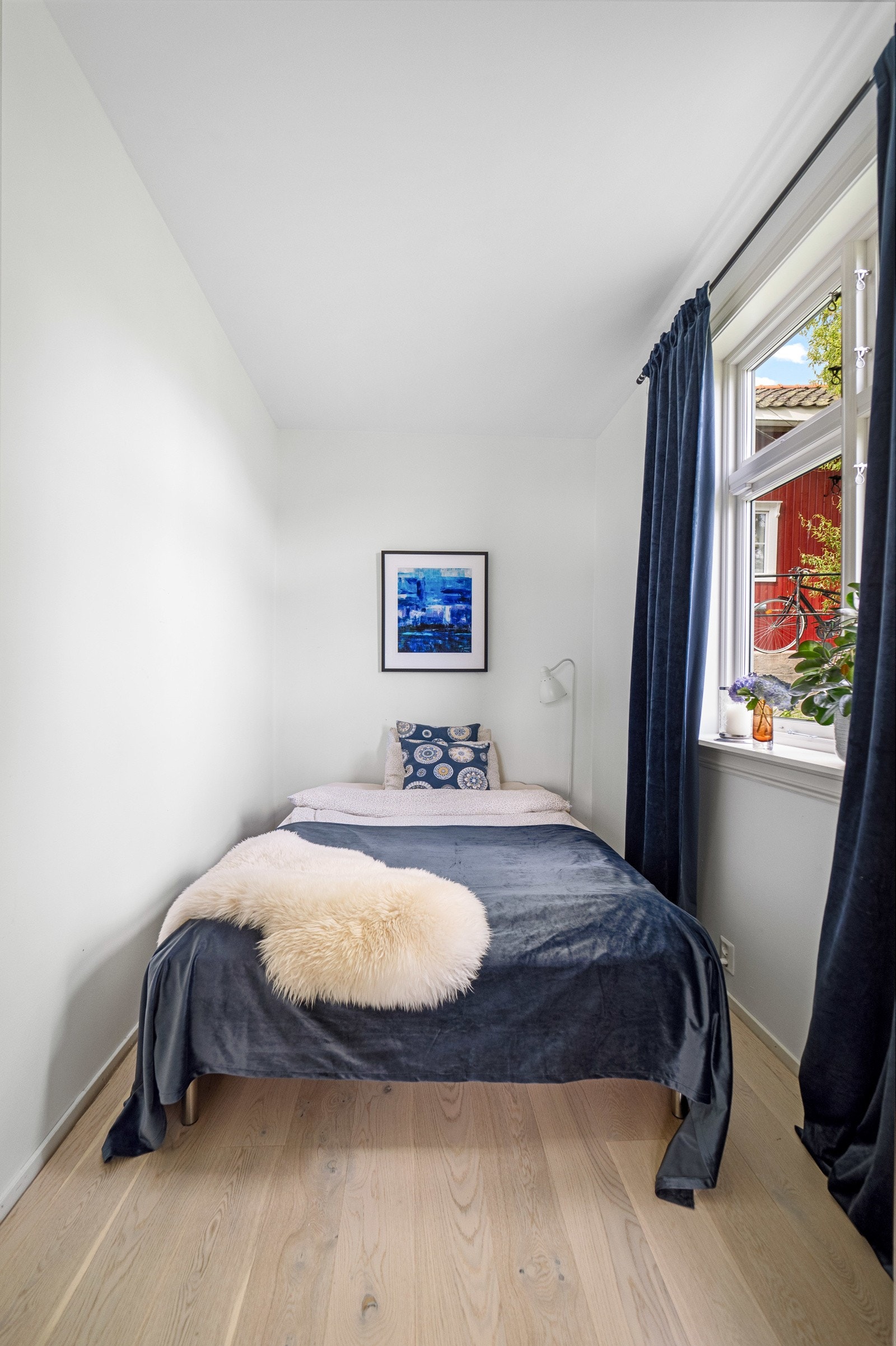 Ett av boligens soverom ligger i 1 etasje Galleribilde