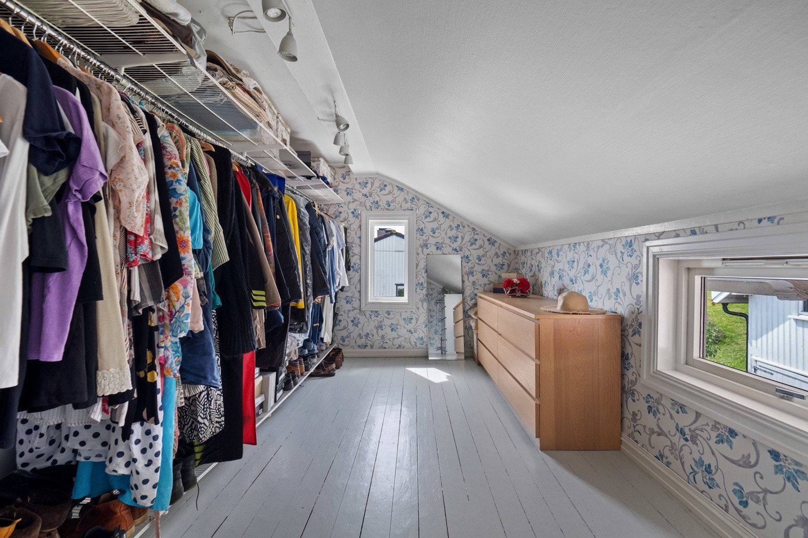 Garderoberom Galleribilde