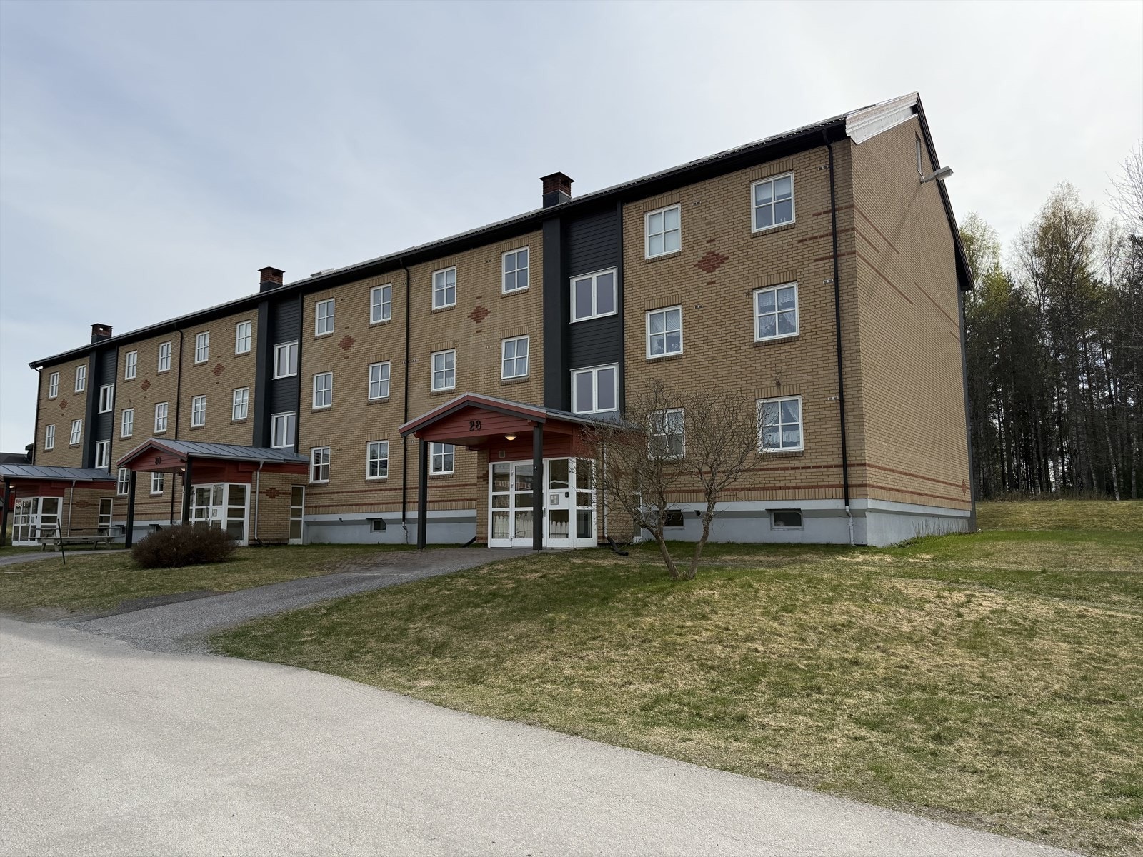 Velkommen til 2-roms leilighet i 1. etasje i Bokfinkvegen 28! Galleribilde