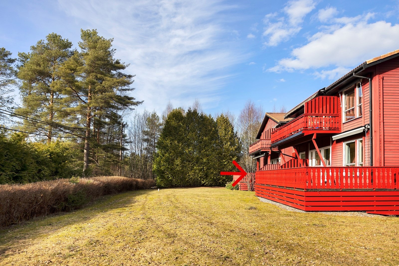 Velkommen til Vollaveien 18 - En lys og romslig 3-roms leilighet med god beliggenhet i 1. etasje. Foto: Diakrit (Nanna Wolden) Galleribilde