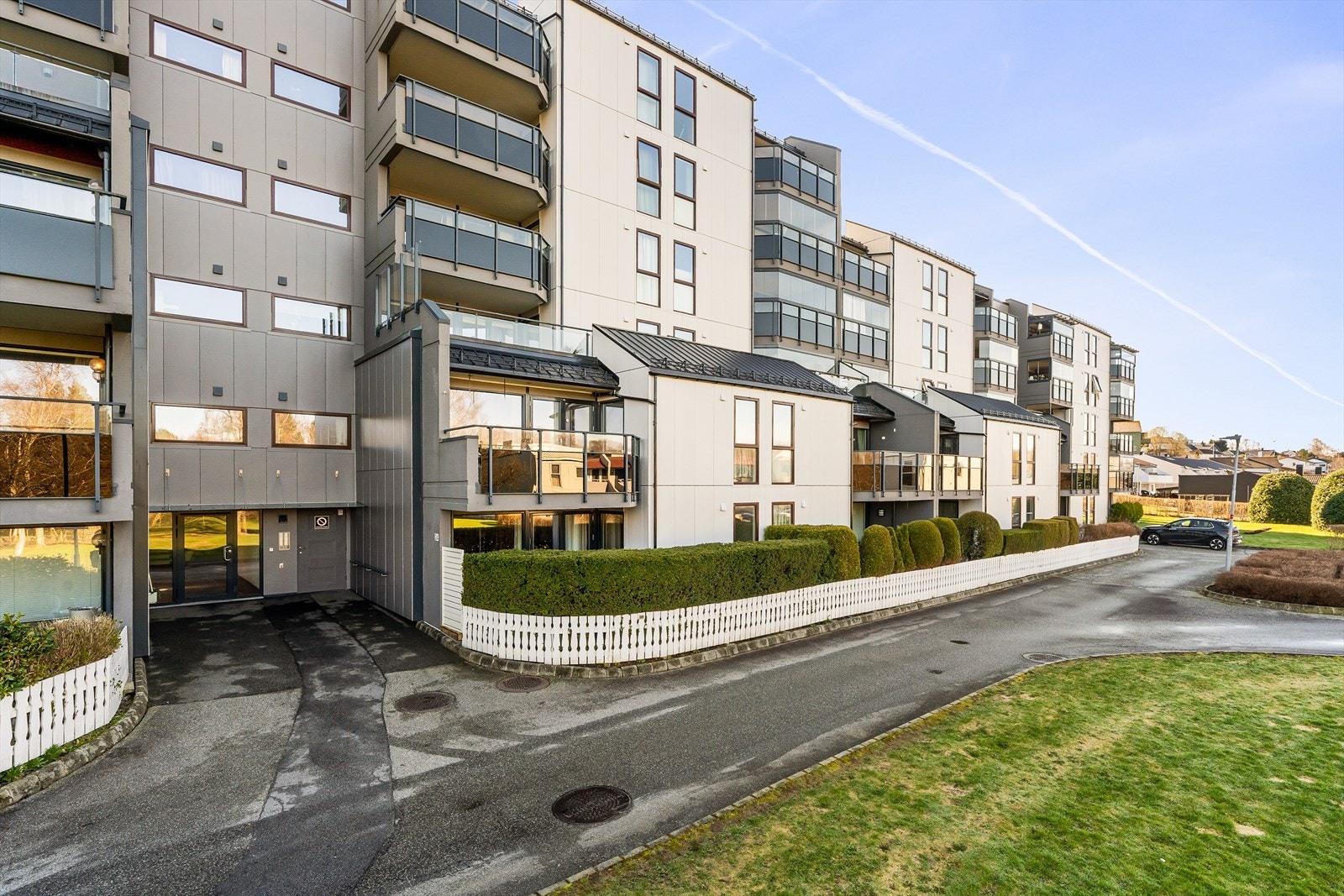 Madlastokken 24 er en kjekk , usjenert leilighet leilighet på bakkeplan med attraktiv beliggenhet på Madla. Galleribilde