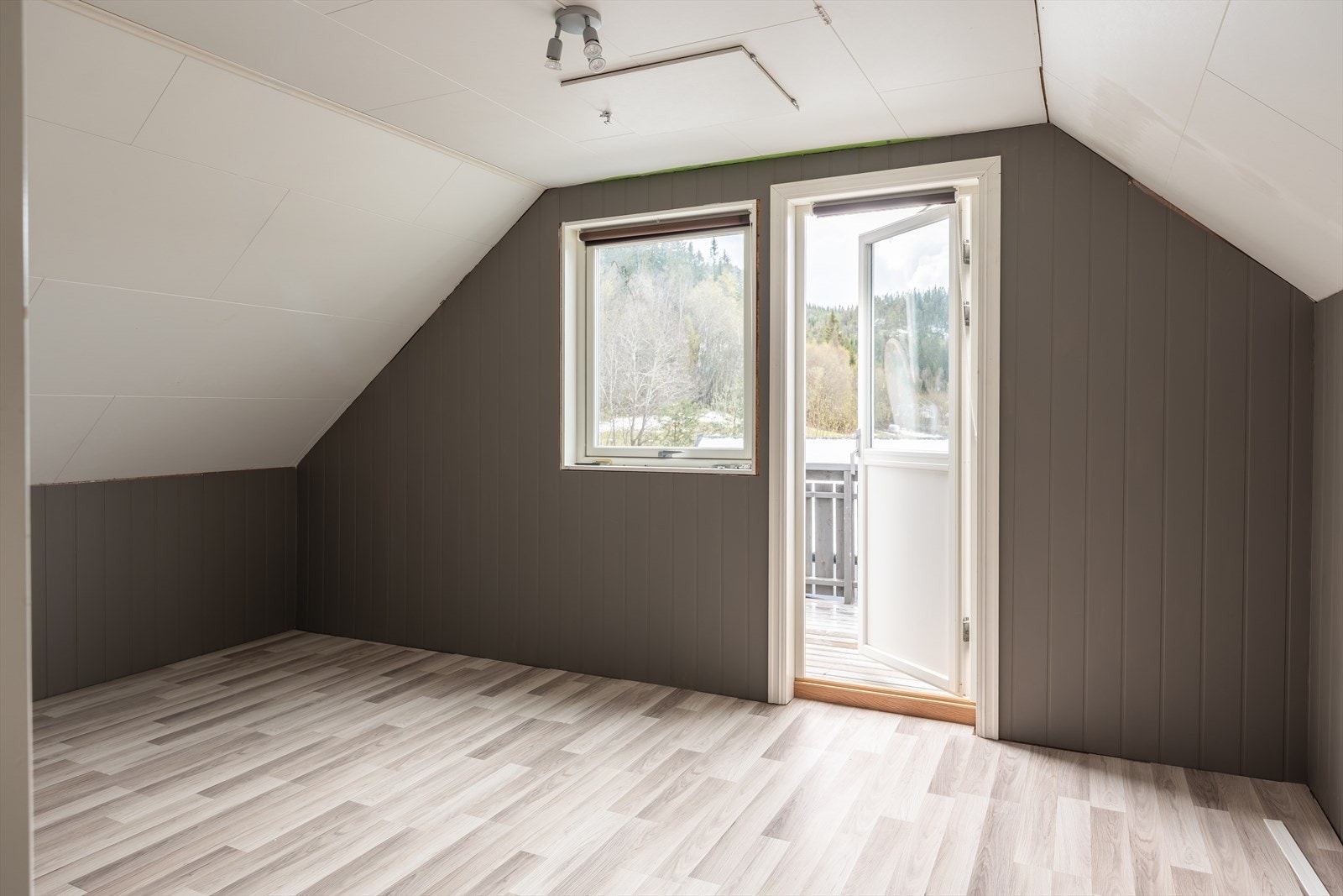 Det tredje soverommet er målt til hele 12m² og har direkte tilknytning til egen balkong. Galleribilde
