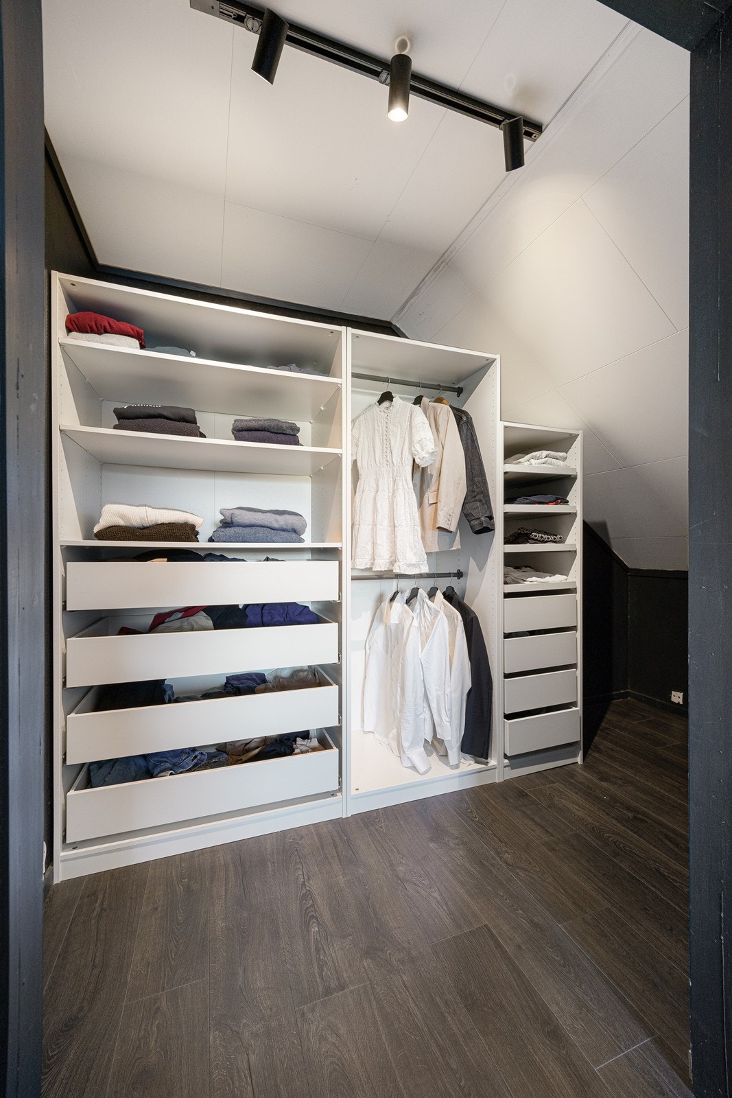 Walk-in closet er for mange en drøm - nå kan du få den realisert. Galleribilde