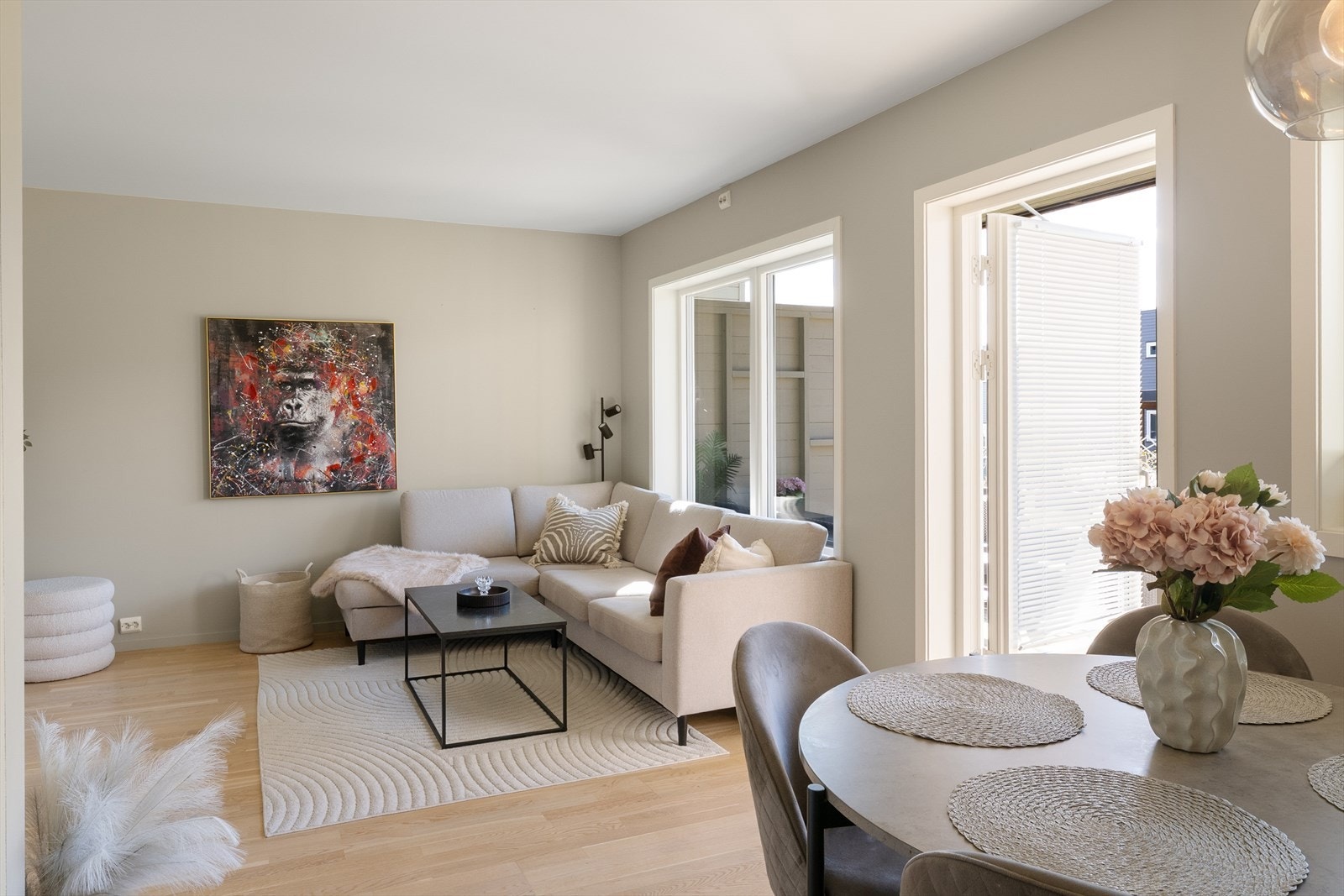Boligen er utstyrt med balansert ventilasjon, som bidrar til et godt inneklima året rundt. Galleribilde
