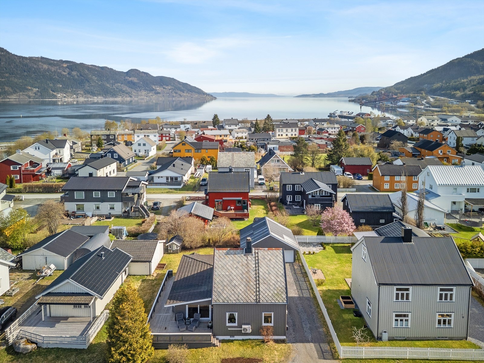 Beliggenhet på sjarmerende Nerøra, et boligområde med historie. Galleribilde