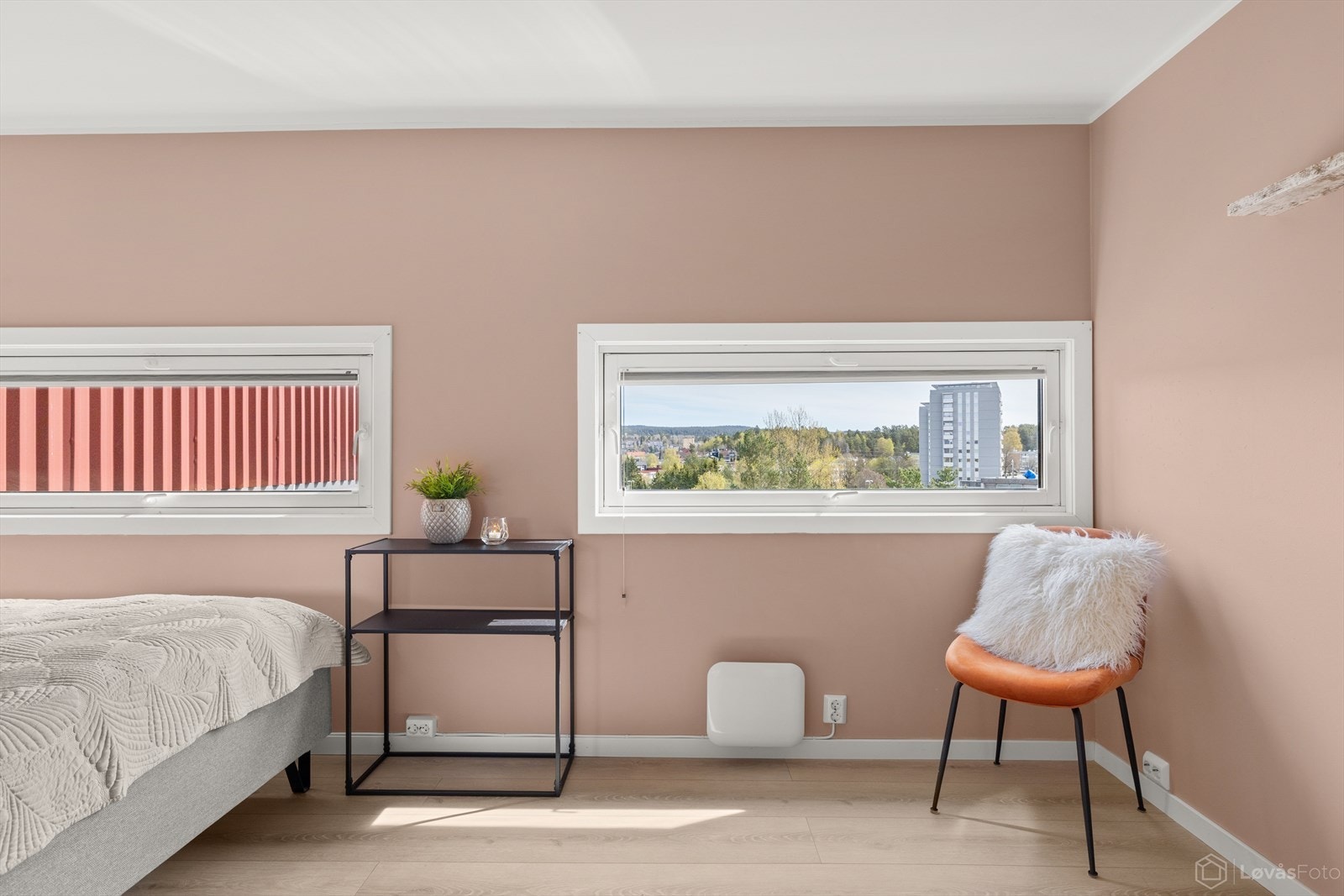 Rommet er malt i en lun og moderne farge kalt Pink Ambience. Galleribilde