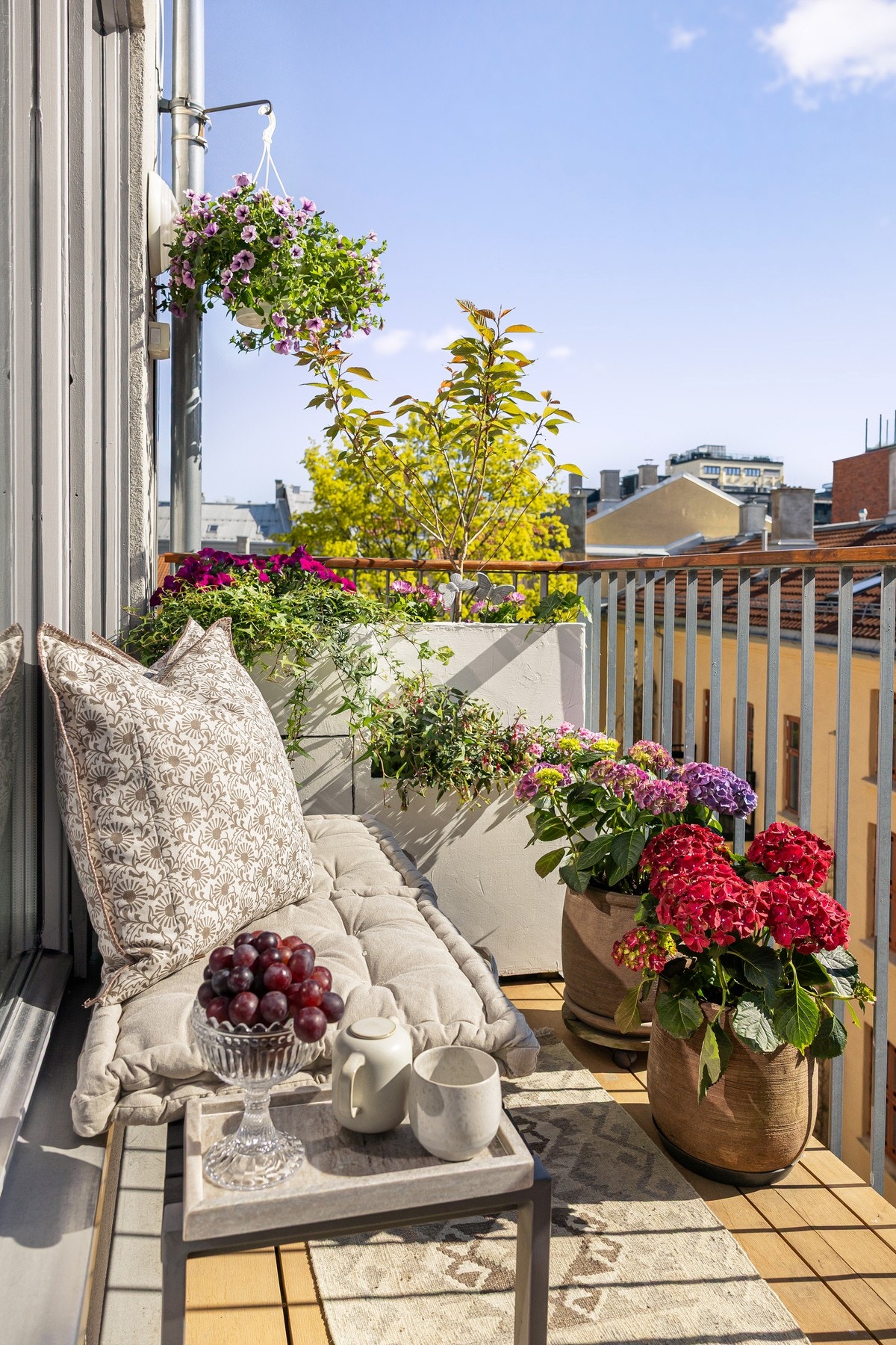 Terrassene måler henholdsvis ca. 6m² og 4,2m². Galleribilde