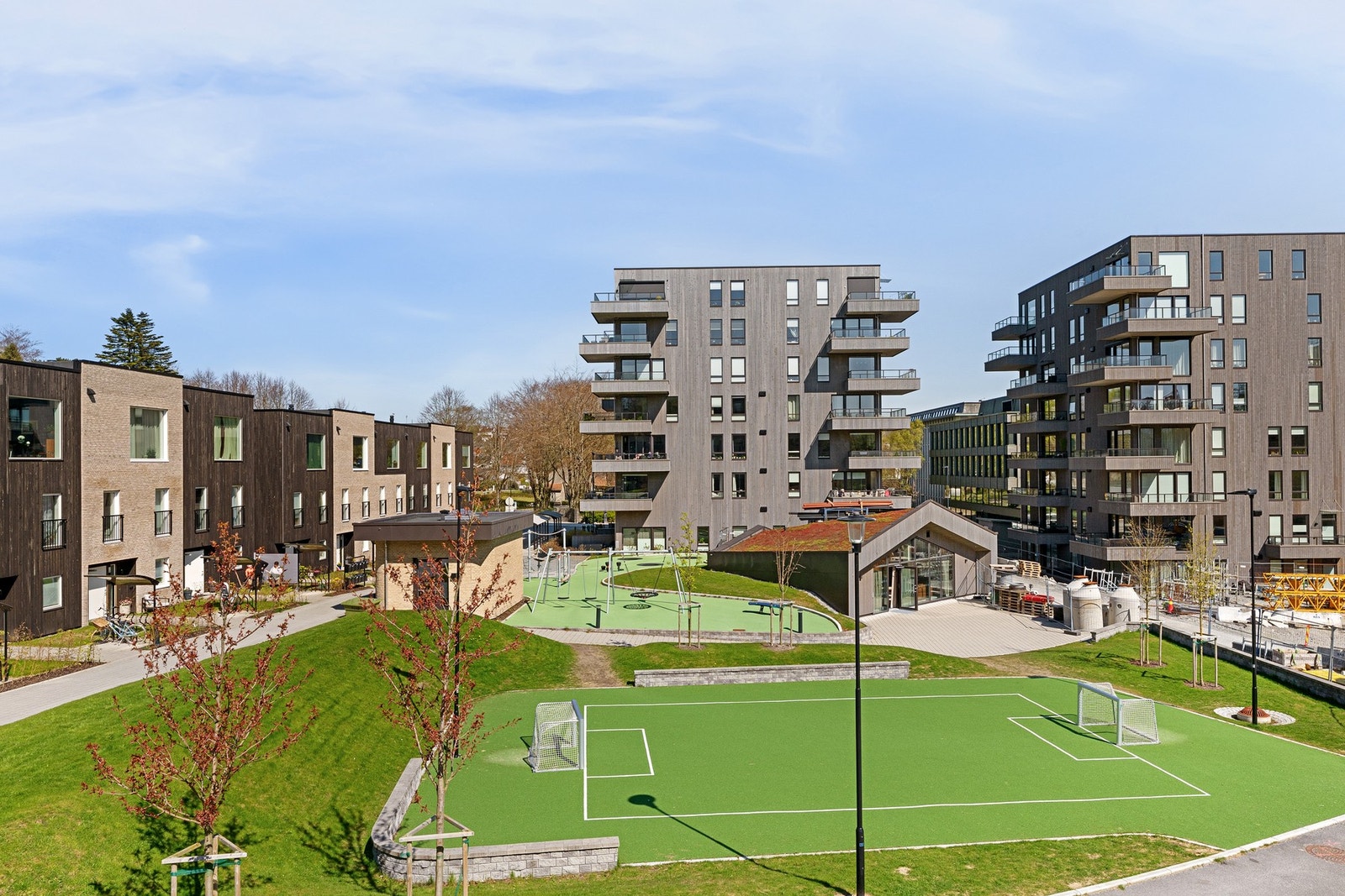 I Rådhusmarka får du langt mer enn bare en leilighet - her blir du en del av et moderne og sosialt bomiljø med flotte fellesfasiliteter Galleribilde