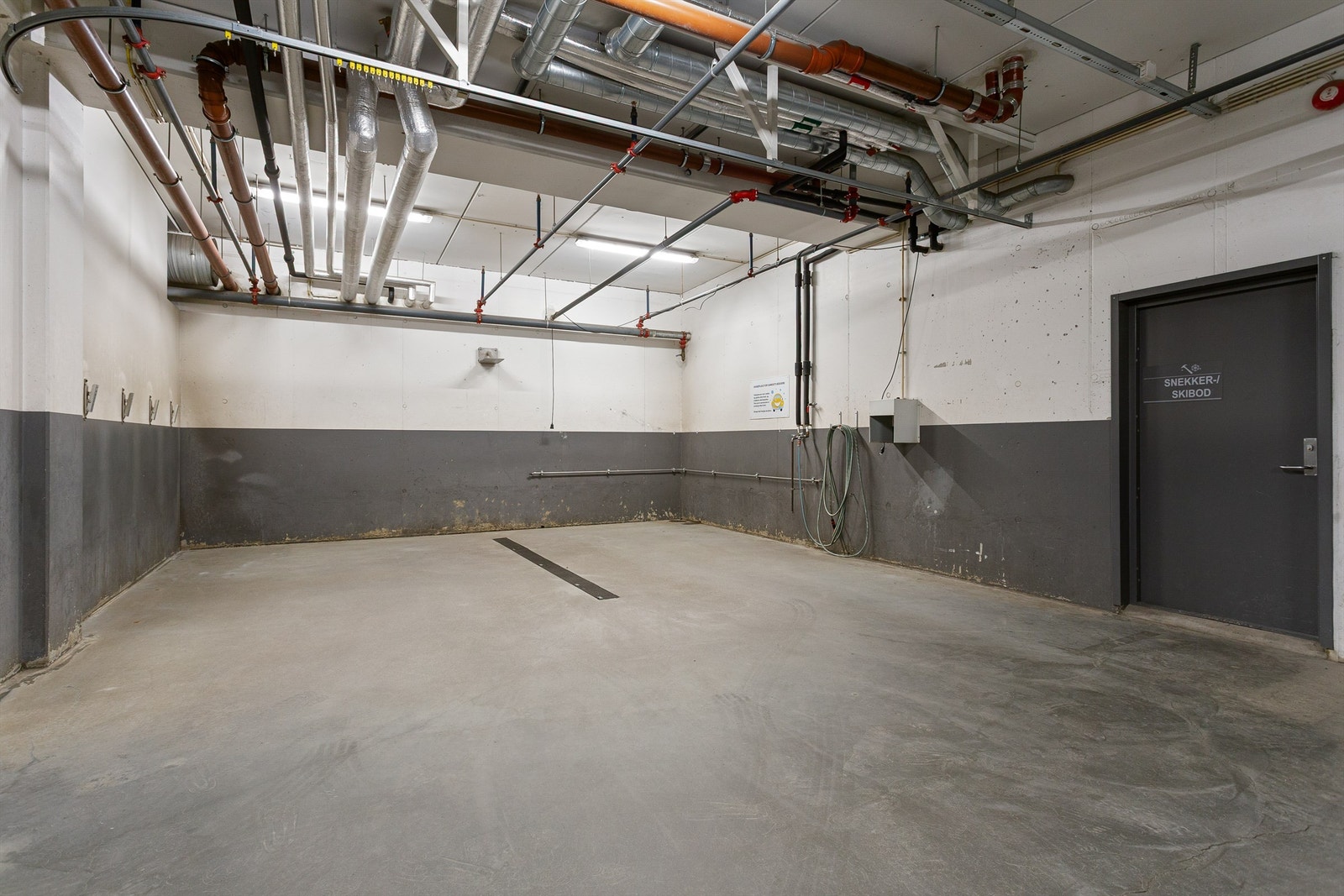 I fellesanlegget finnes en praktisk vaskeplass for bil og sykkel. Galleribilde