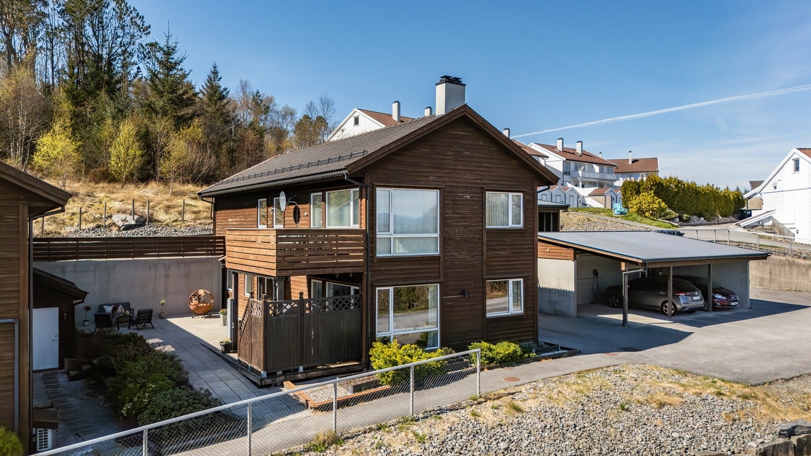 Velkommen på visning av denne innbydende leiligheten i Århaugvegen 22, presentert av Eiendomsmegler Christoffer Frøyland! Galleribilde