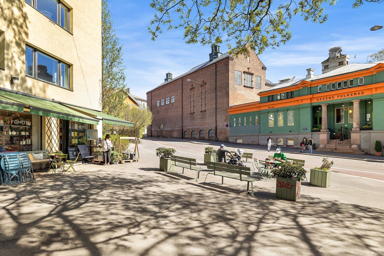 Fra leiligheten har du gåavstand til Sagene folkebad, som har to badstuer, dusjer, kaldkupp, garderober samt et svømmebasseng. Galleribilde