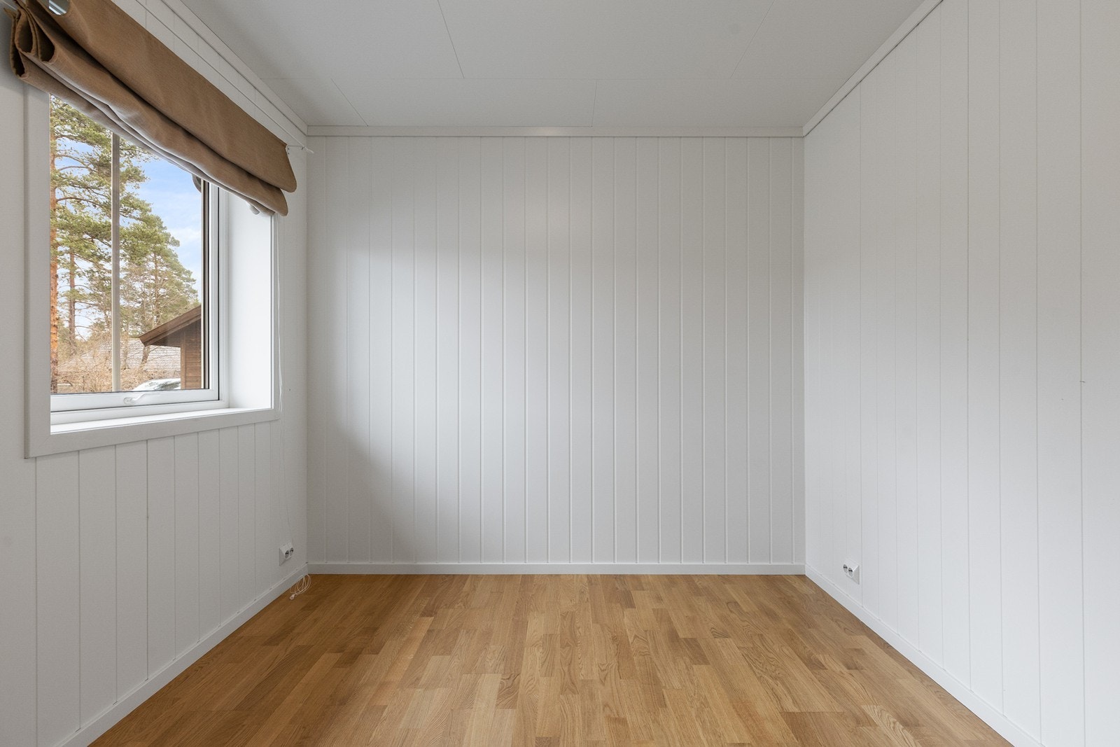 Romslig soverom. Galleribilde