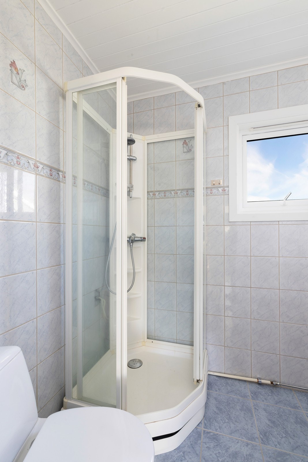 Dusjkabinett og wc Galleribilde