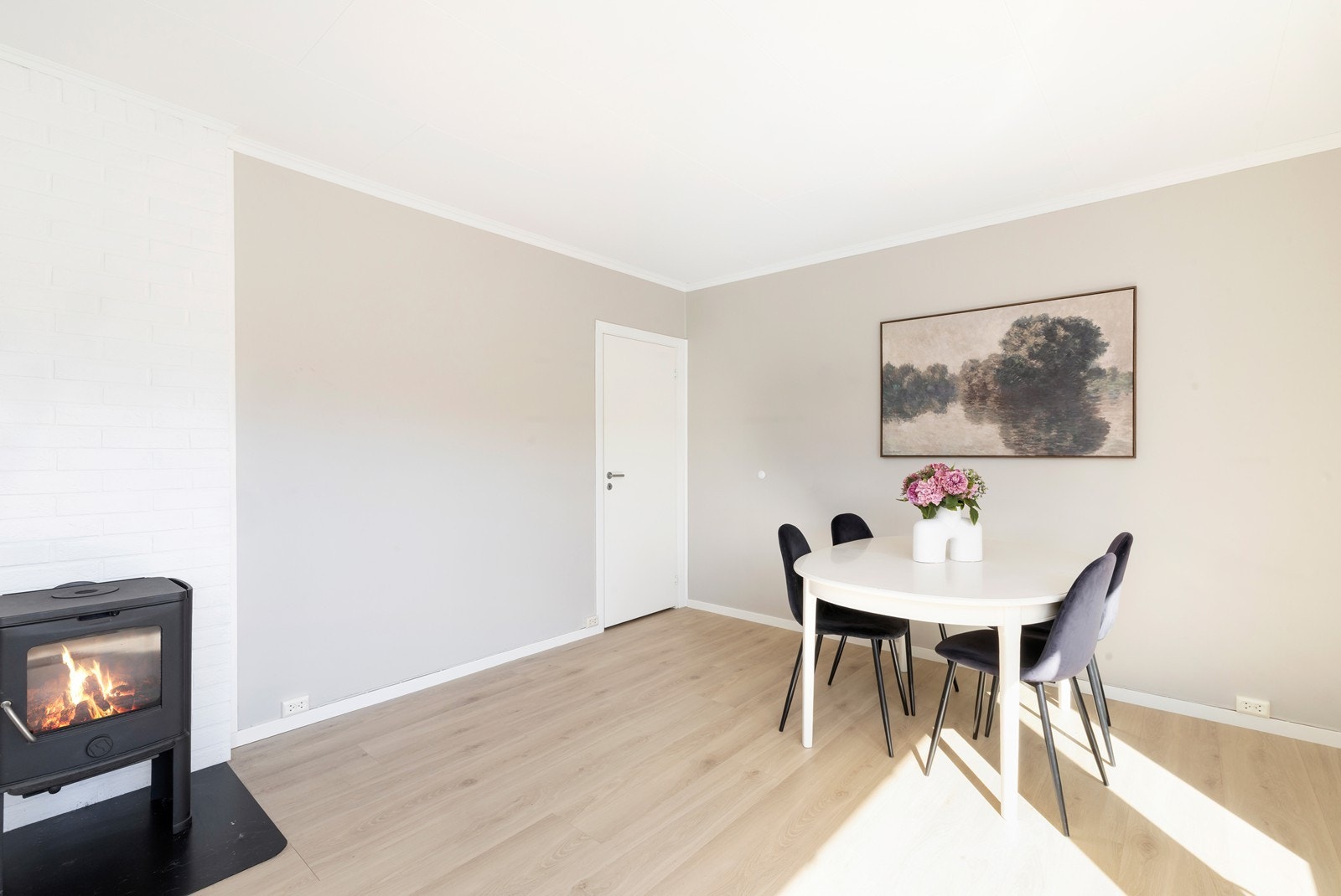Stue med plass til spisebord Galleribilde