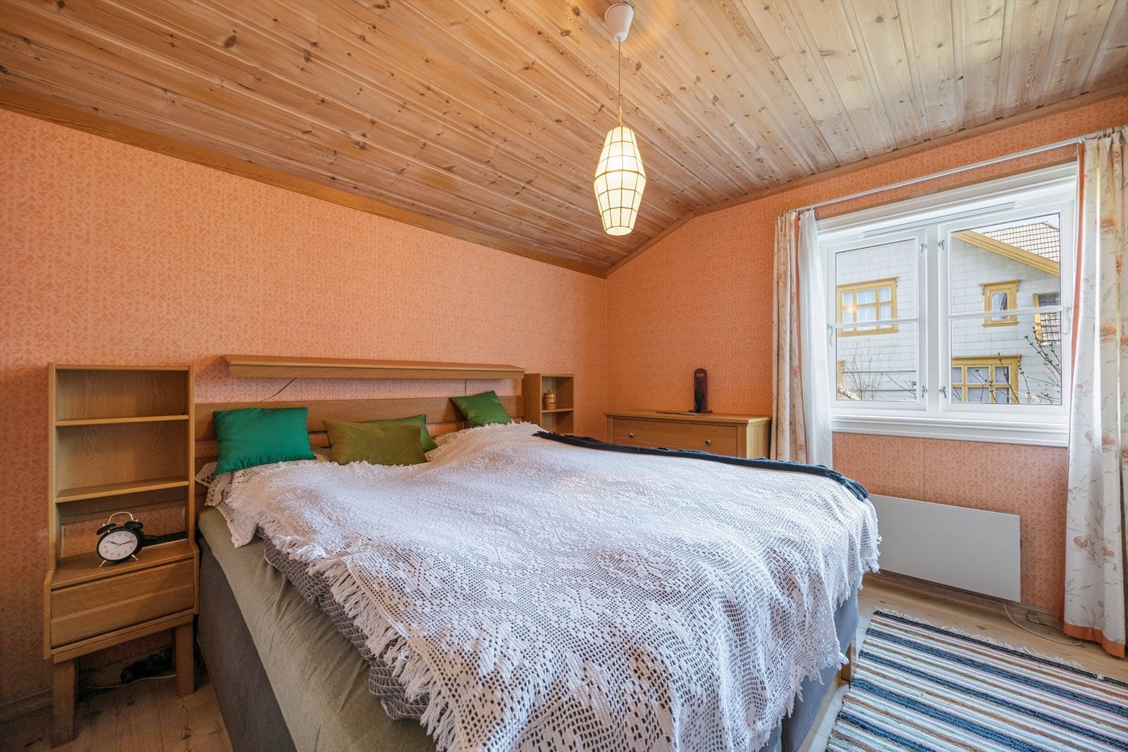Boligen har totalt tre soverom, fordelt på to etasjer. Galleribilde