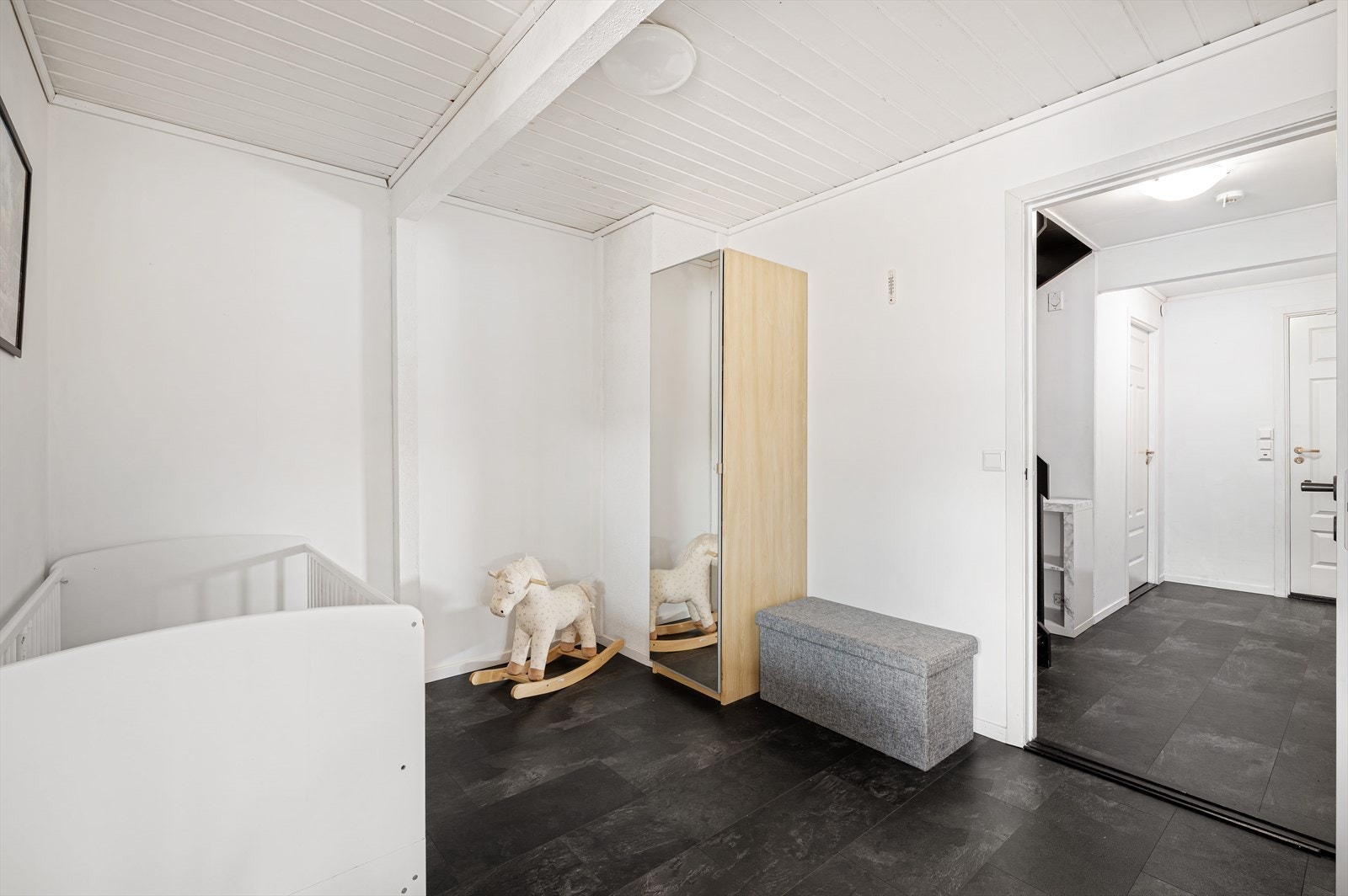 - Det andre soverommet i underetasjen måler 8,2 m²- Galleribilde