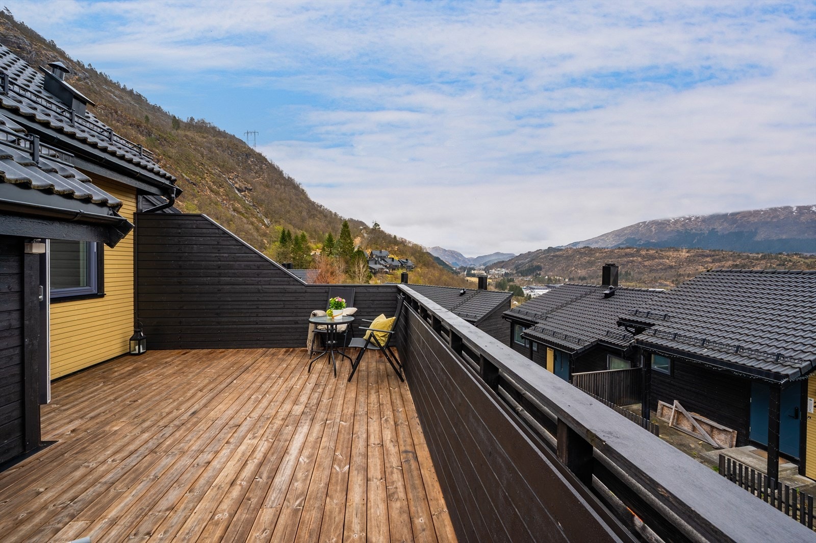 - Altanen måler hele 22 m²- Galleribilde
