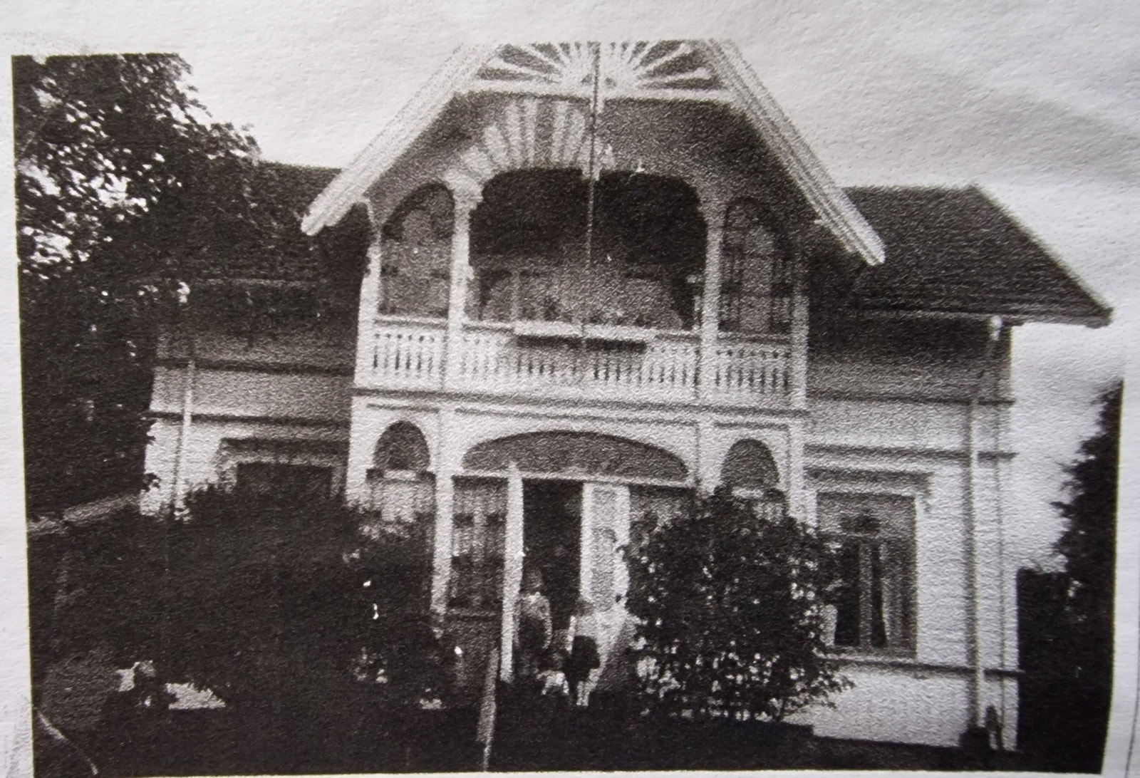 Tomten og huset har vært i familien i alle år, bilder fra da eier var liten! Galleribilde