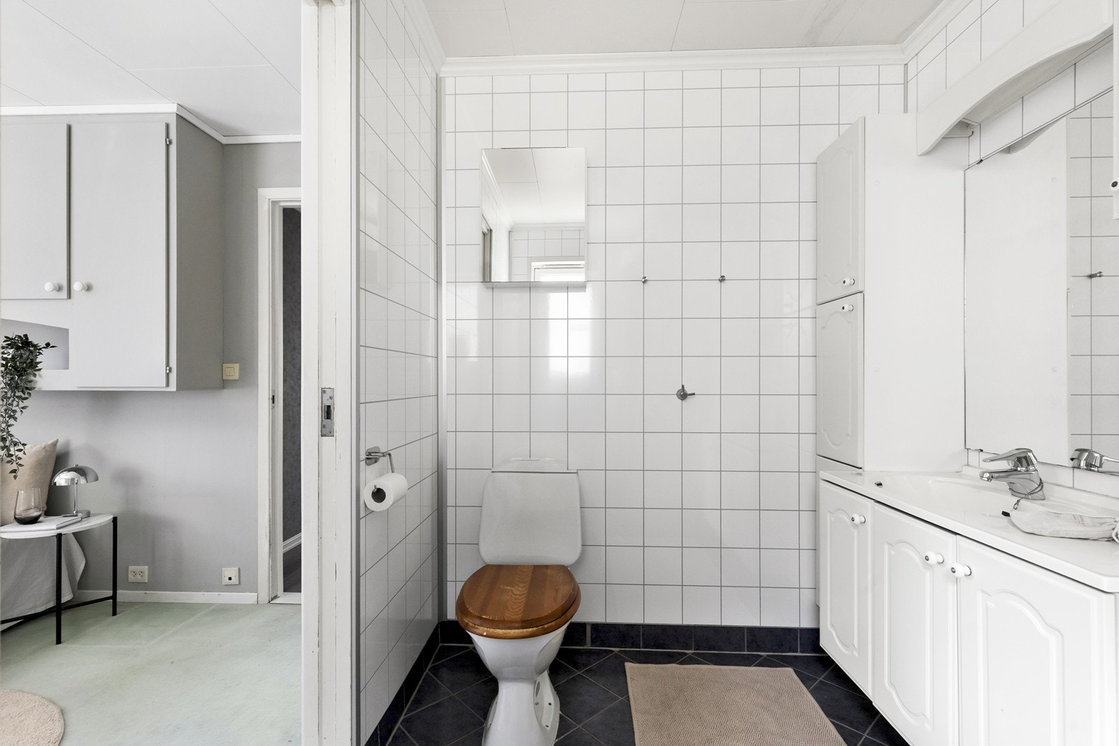 Kjekt med eget bad som ligger i tilknytning. Galleribilde