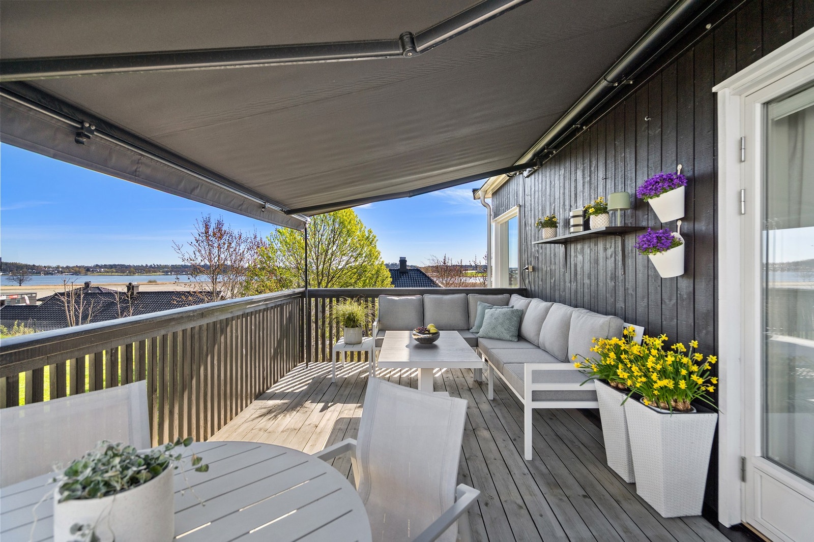 Markise over balkongen Galleribilde