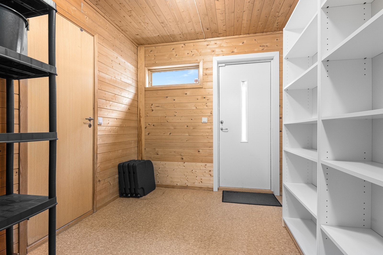 Kjellerinngang. Galleribilde