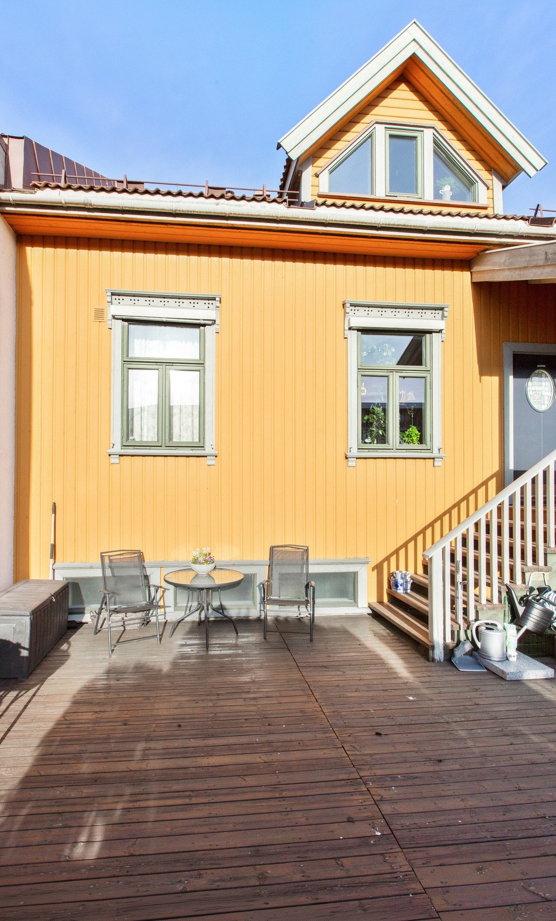Sameiet disponerer en felles vestvendt terrasse med gode solforhold på ettermiddagen. Galleribilde