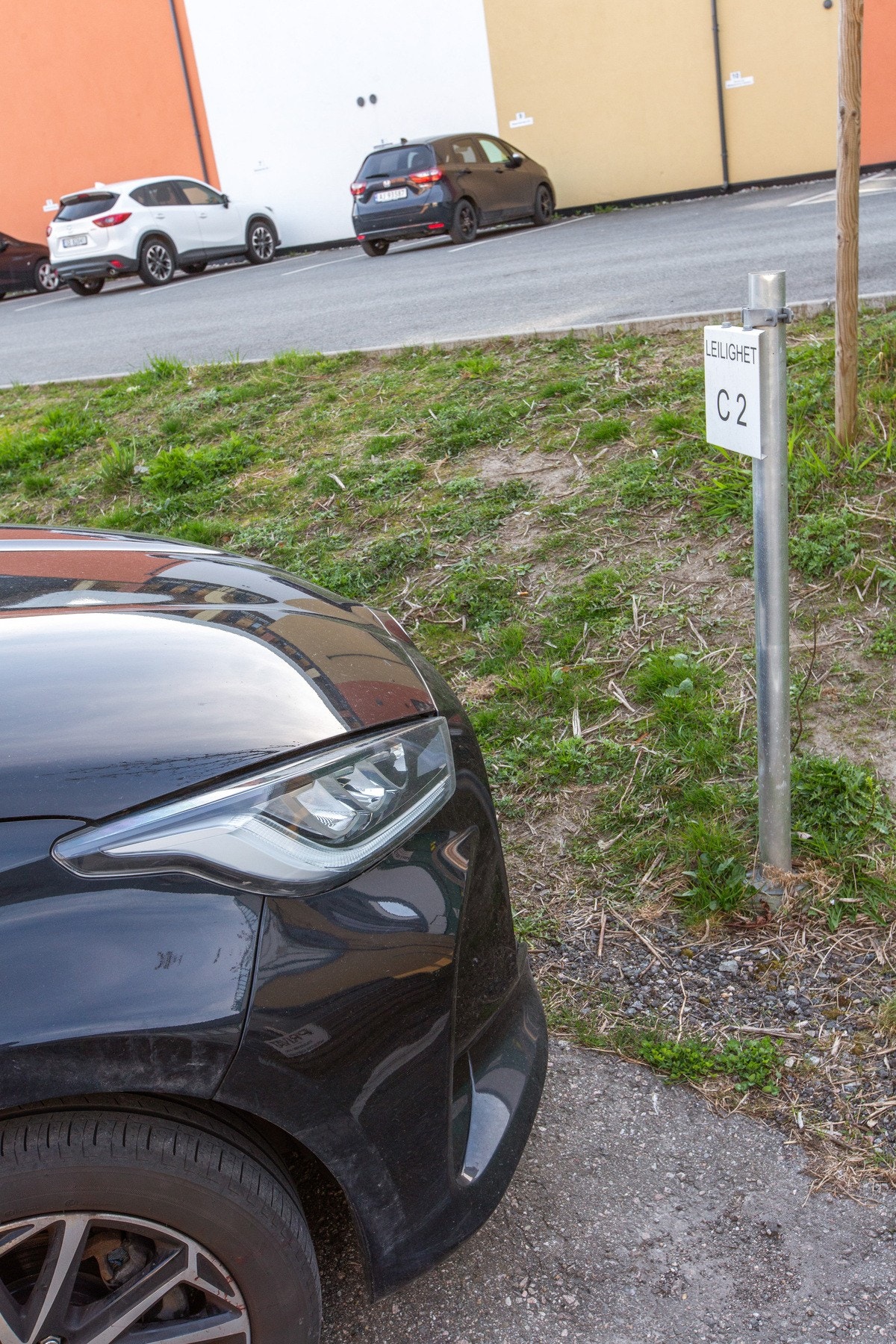 Seksjonen har eksklusiv bruksrett til 1 parkeringsplass Galleribilde