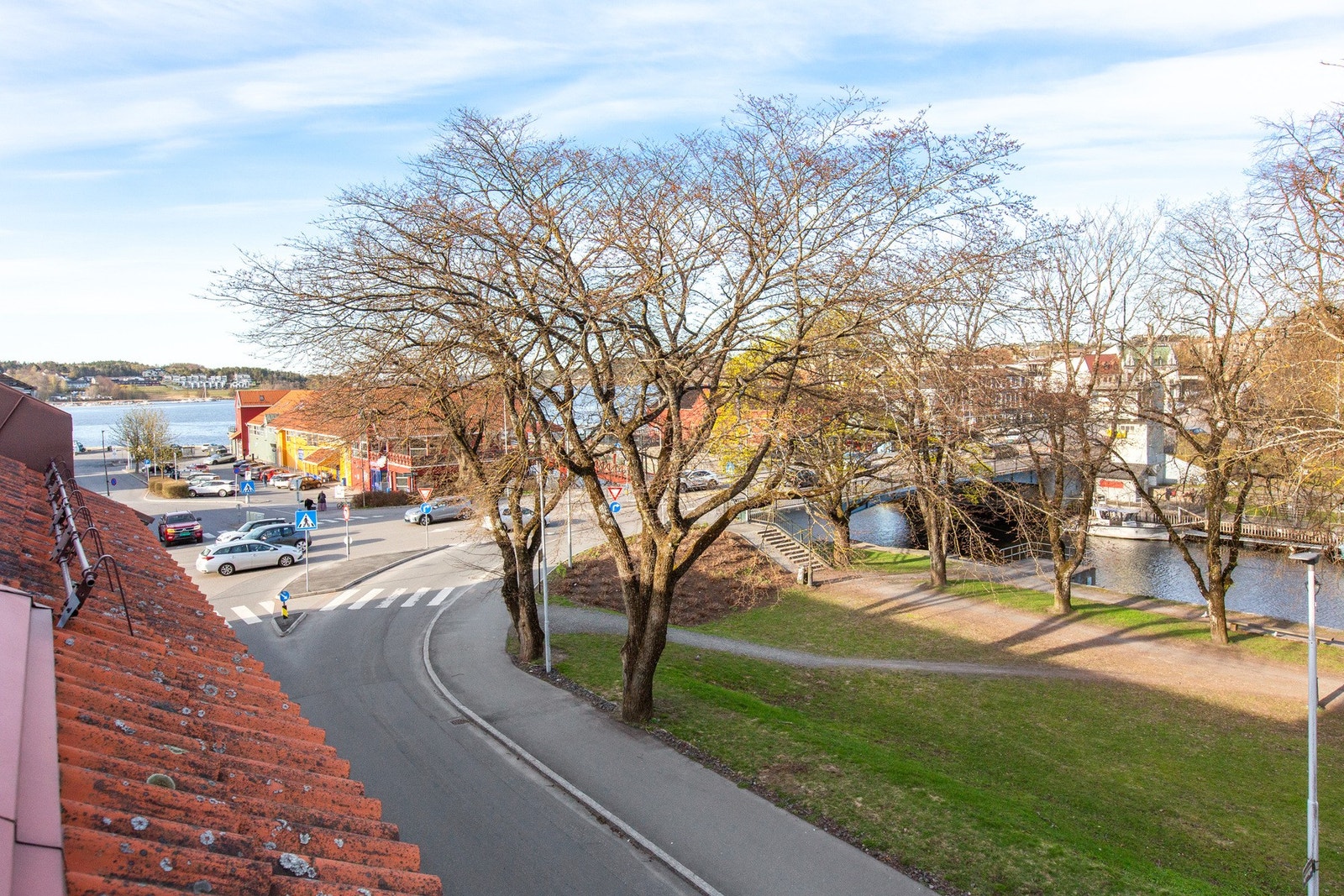 Områdene rundt Kanalparken byr på et variert tilbud av spesialbutikker, kafeer, kulturtilbud og flotte turområder. Galleribilde